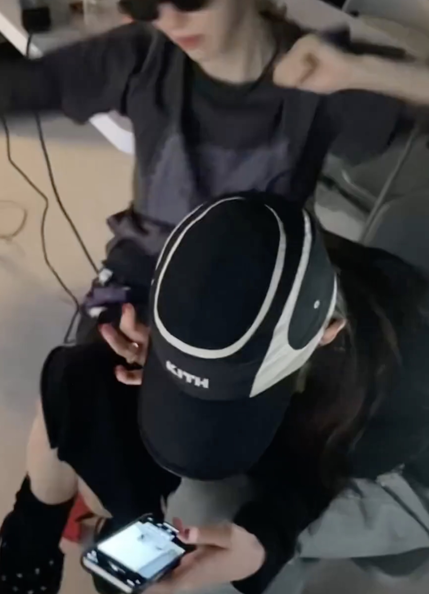 퇴폐미 가득🖤한소희X전종서 이 조합이 한 작품서 만난다니..🤦🏻‍♀️❤️‍🔥 이미지