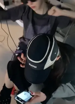 퇴폐미 가득🖤한소희X전종서
이 조합이 한 작품서 만난다니..🤦🏻♀️❤️🔥 이미지