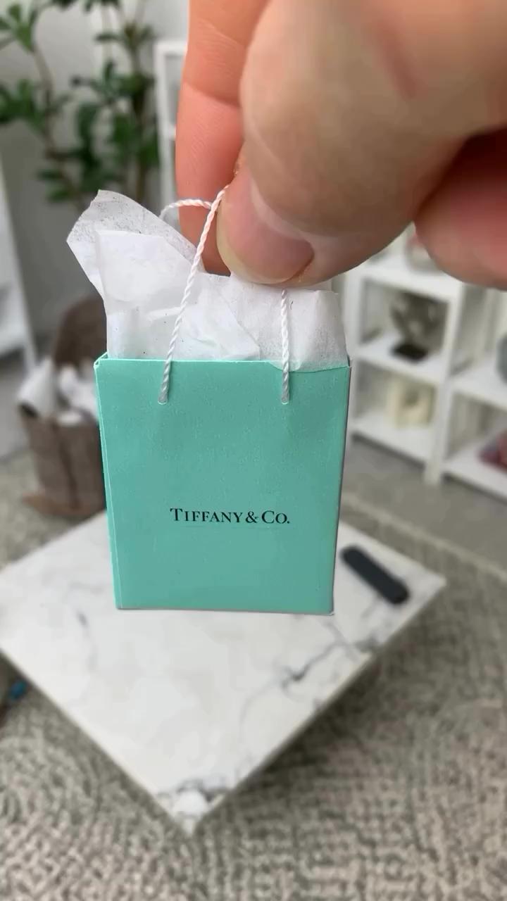 나 작은 버전이라도 갖고싶어💚💍 이미지