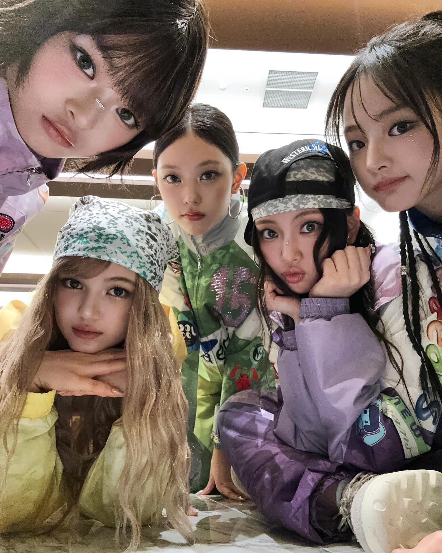 뉴진스가 말아주는 걸스힙합🌈😎
요즘 뜨거운 Y2K룩부터 뉴잭스윙까지 뉴진스 is 뭔들💛 이미지6