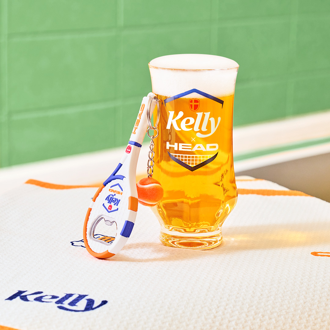 뜨거운 여름을 시원청량하게🍺🧡
핫한 두 브랜드 만남🎾켈리 x 헤드한정판 4종 스페셜 굿즈 #광고

하이트진로 켈리가 여름을 맞아 청량하고 액티브한 컬래버레이션을 진행합니다. 스포츠 웨어 브랜드 헤드와 협업하여 티셔츠, 보스턴백 등 한정판 의류 4종과 켈리x헤드 스페셜 잔, 테니스 라켓 오프너 2종 스페셜 굿즈를 선보인 것인데요. 켈리와 헤드의 쿨한 협업은 헤드 온라인 공식몰과 오프라인 매장, 그리고 무신사에서 만날 수 있습니다.

*경고 : 지나친 음주는 뇌졸중, 기억력 손상이나 치매를 유발합니다. 임신 중 음주는 기형아 출생 위험을 높입니다. 이미지4