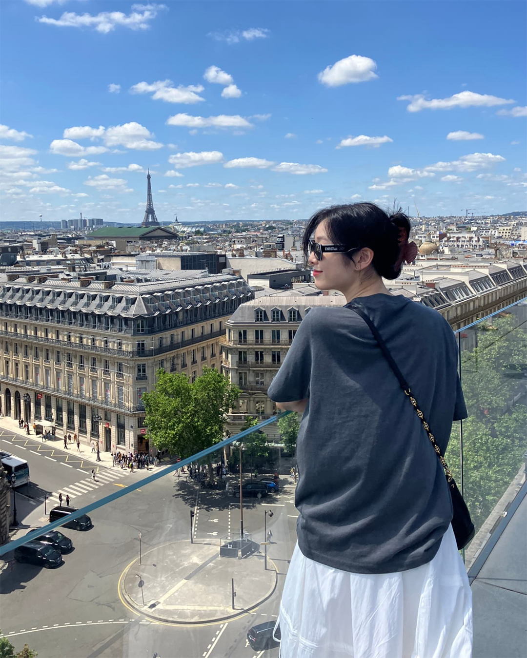 퀸연아의 청순시크 파리룩🇫🇷🩶
청순미 넘치는 연아언니⛸️✨파리 여행코디 @참고해 이미지6