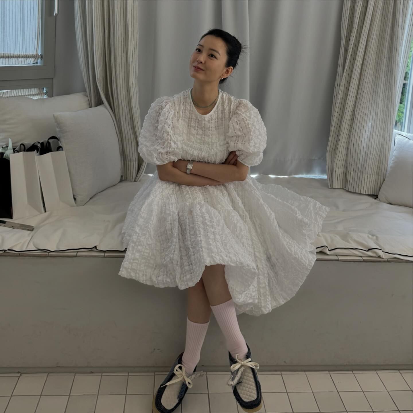 러블리 포인트🎀걸코어룩 
리본 or 스크런치 포인트로 걸코어룩 따라해보자🙌 이미지