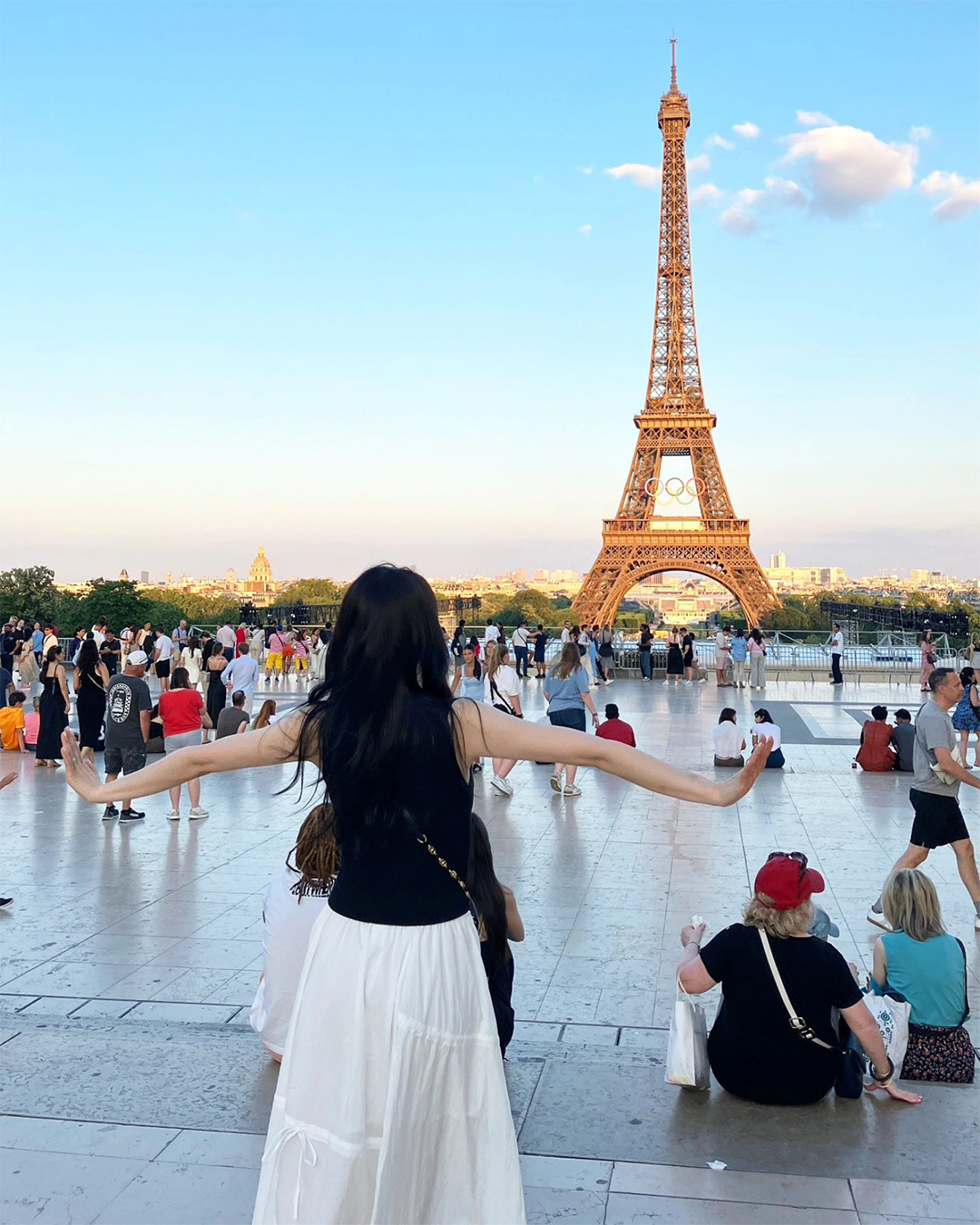 퀸연아의 청순시크 파리룩🇫🇷🩶
청순미 넘치는 연아언니⛸️✨파리 여행코디 @참고해 이미지10