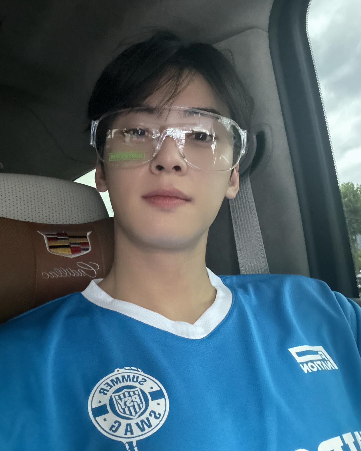 차은우 비주얼 어떡하지 진짜💦💙

차은우가 싸이의 콘서트 ‘싸이 흠뻑쇼 SUMMER SWAG 2024’ 비하인드 사진을 공개했습니다. 차은우는 박지환과 함께 올해의 인트로 주인공으로 흠뻑쇼 오프닝을 장식했는데요. 신남이 느껴지는 영상과 함께 청량한 분위기를 자랑하는 차은우의 모습이 다시 한번 시선을 끌었습니다. 이미지3