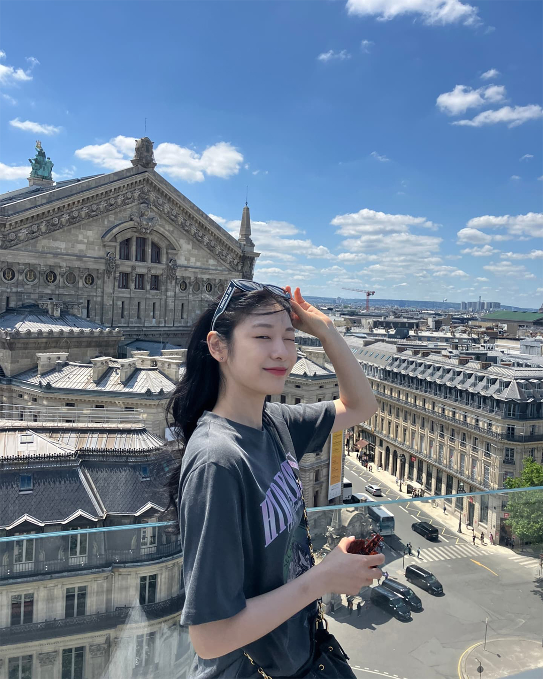 퀸연아의 청순시크 파리룩🇫🇷🩶
청순미 넘치는 연아언니⛸️✨파리 여행코디 @참고해 이미지