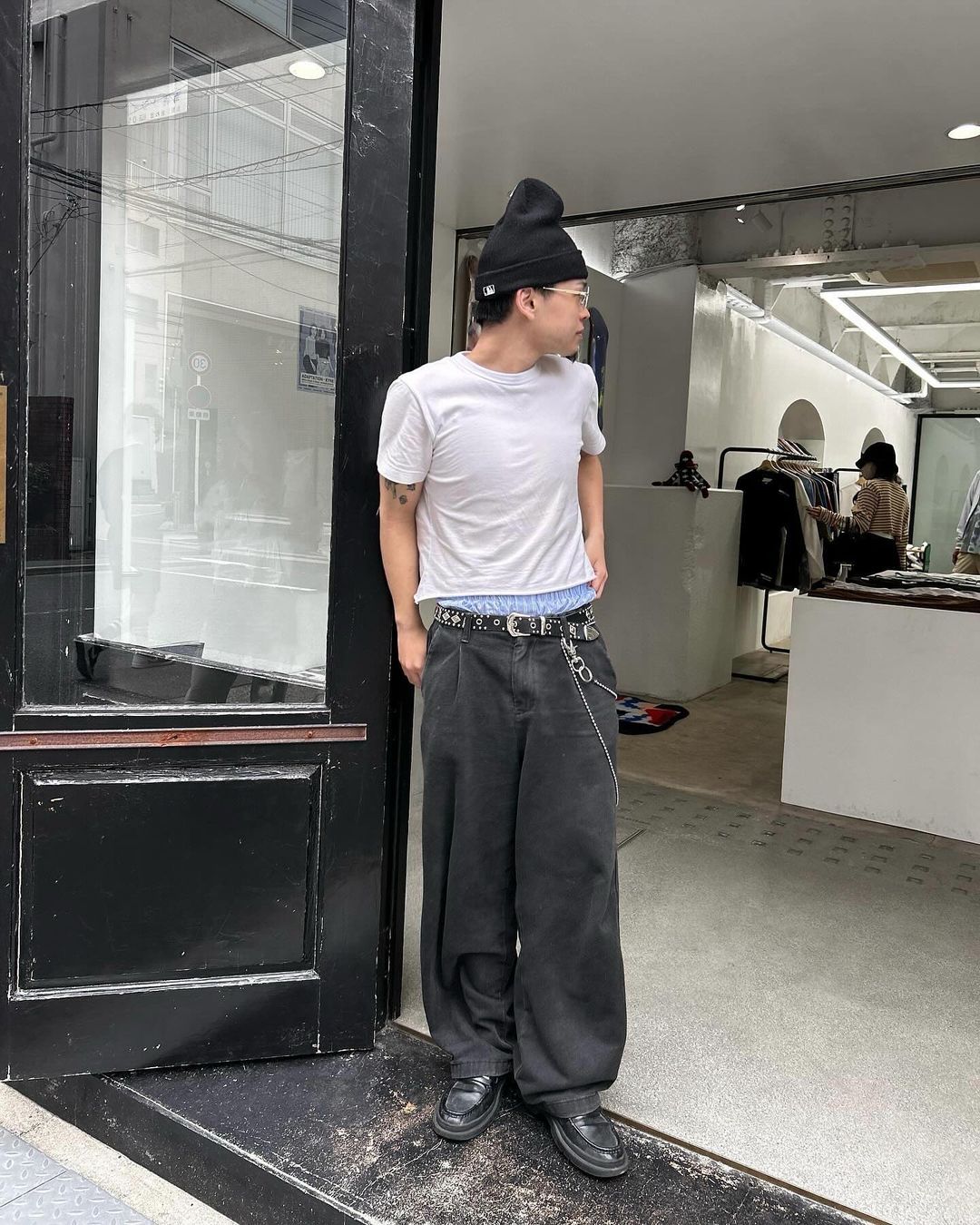 심심할 땐 바지에 체인 걸어⛓️ 이미지