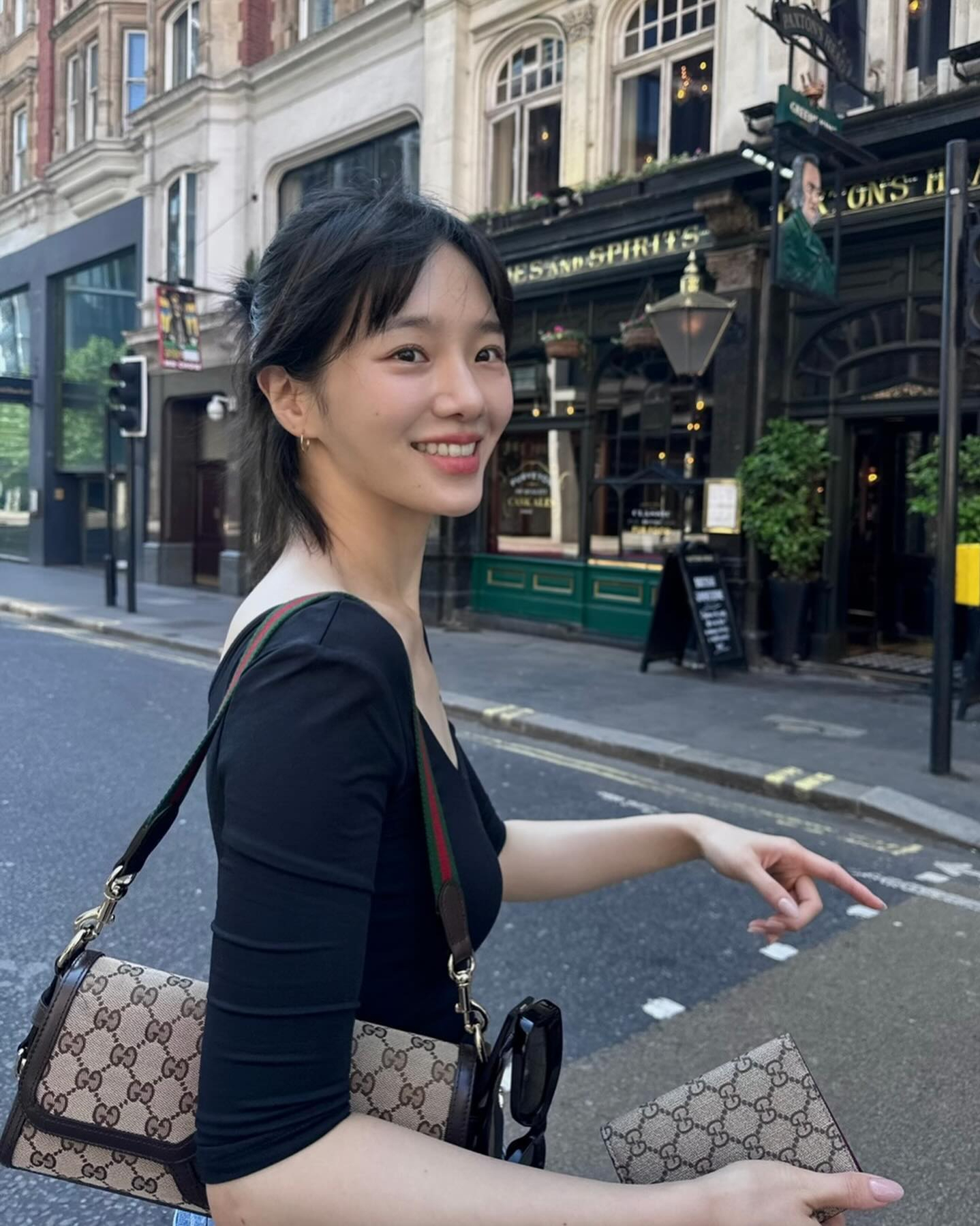 박규영으로 알아보는
허쉬컷단발 스타일링💇🏻‍♀️귀엽거나 청순하거나🤍 이미지