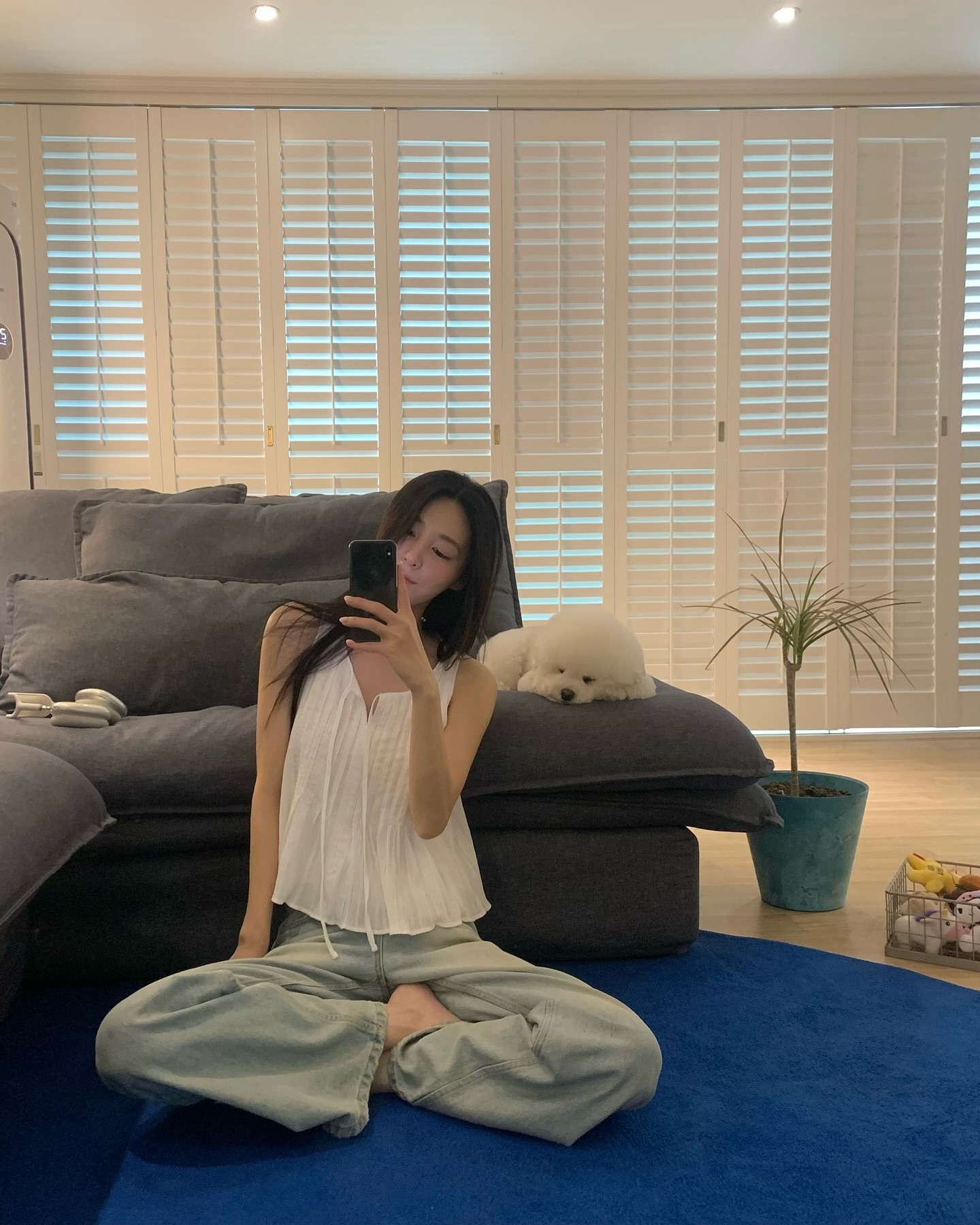 한창 더울 중복🐔옷차림도 가볍게
한여름 블라우스는 민소매로 러블리하게 코디 고민 해결☀️🤍 이미지2