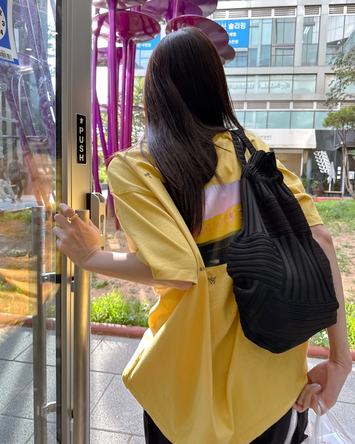 언니들 럭셔리 까르띠에 반지💍✨
클래쉬 드 까르띠에💎 스터드 쉐입이 시크하고 고급져👍🏻 이미지4