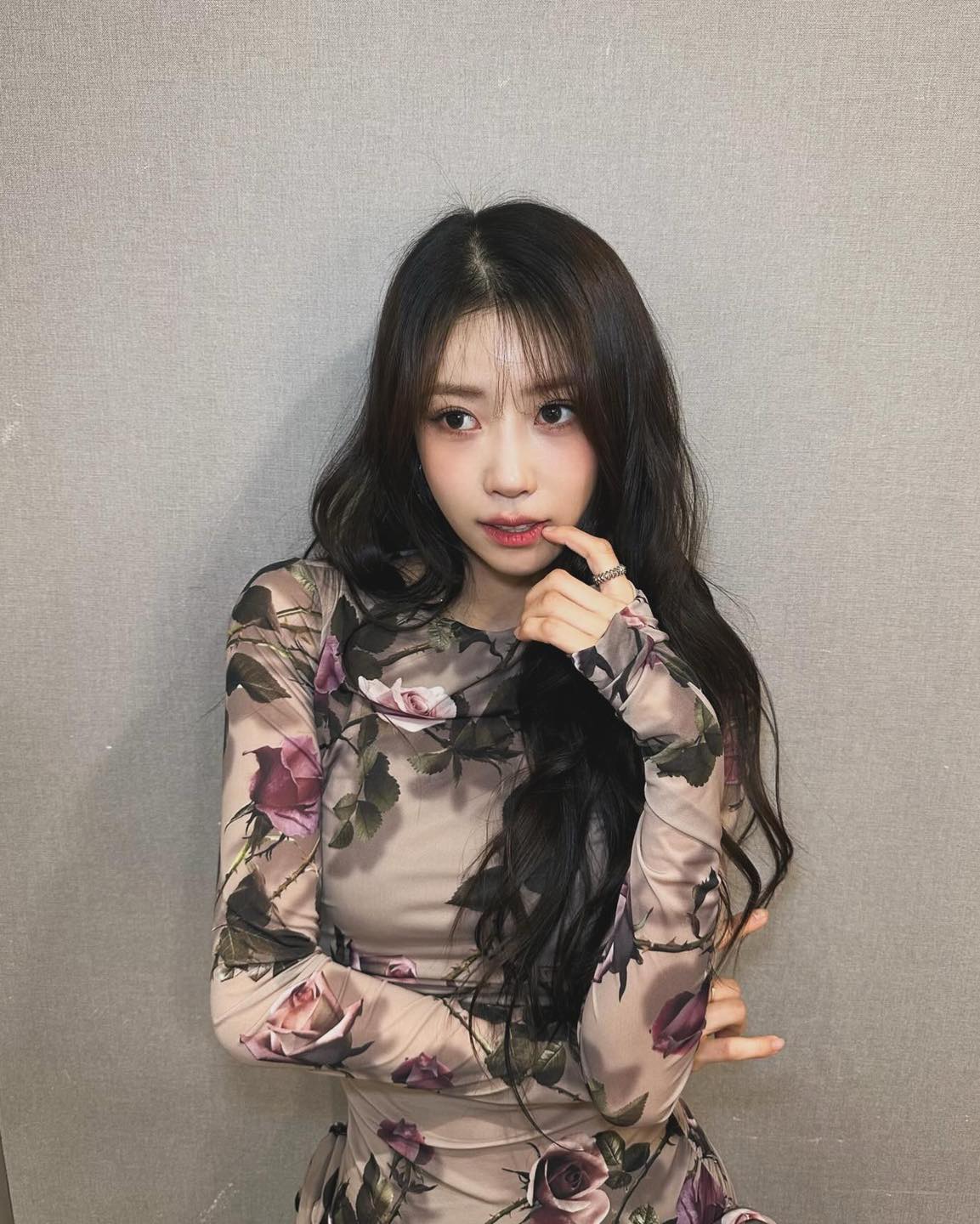 언니들 럭셔리 까르띠에 반지💍✨
클래쉬 드 까르띠에💎 스터드 쉐입이 시크하고 고급져👍🏻 이미지6
