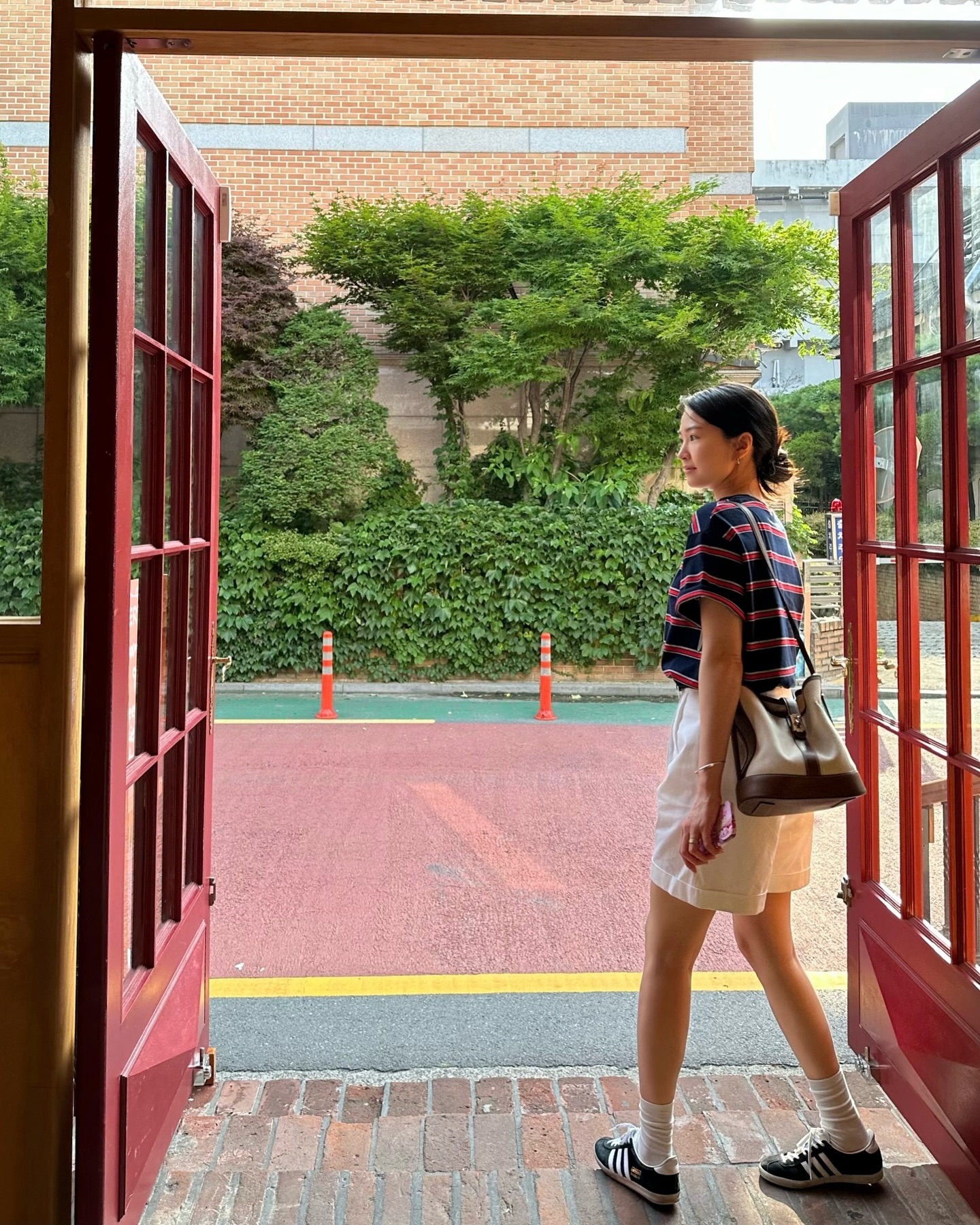심플 출근룩 필수템🤍숏슬랙스 이미지"