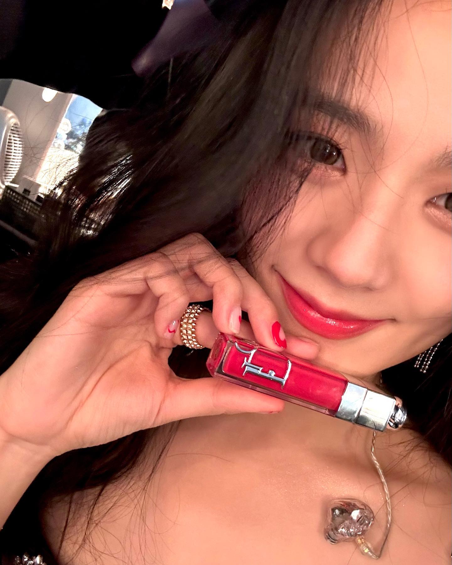 언니들 럭셔리 까르띠에 반지💍✨
클래쉬 드 까르띠에💎 스터드 쉐입이 시크하고 고급져👍🏻 이미지7