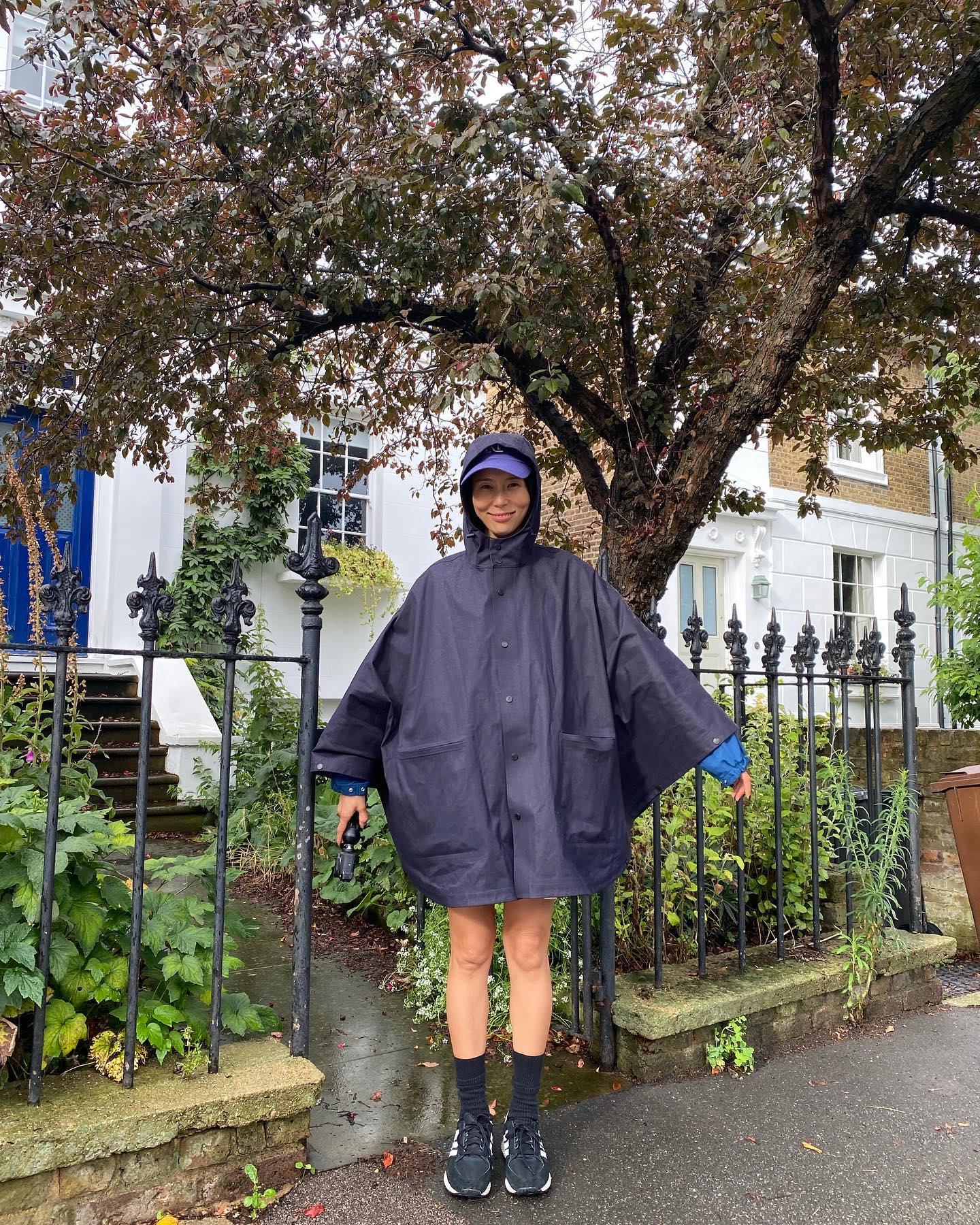 비 오는 날이 기다려져요!☔️🌧️ 
셀럽들의 레인코트 코디모음.zip🕵🏻‍♀️ 이미지8