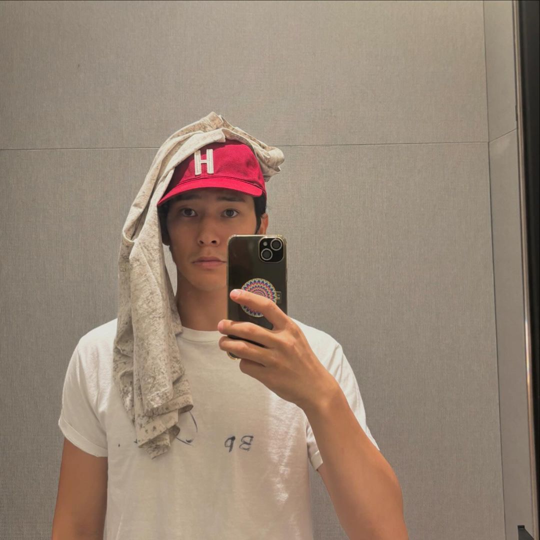 모델 정하준이 말아주는 볼캡 코디🧢👍🏻 이미지