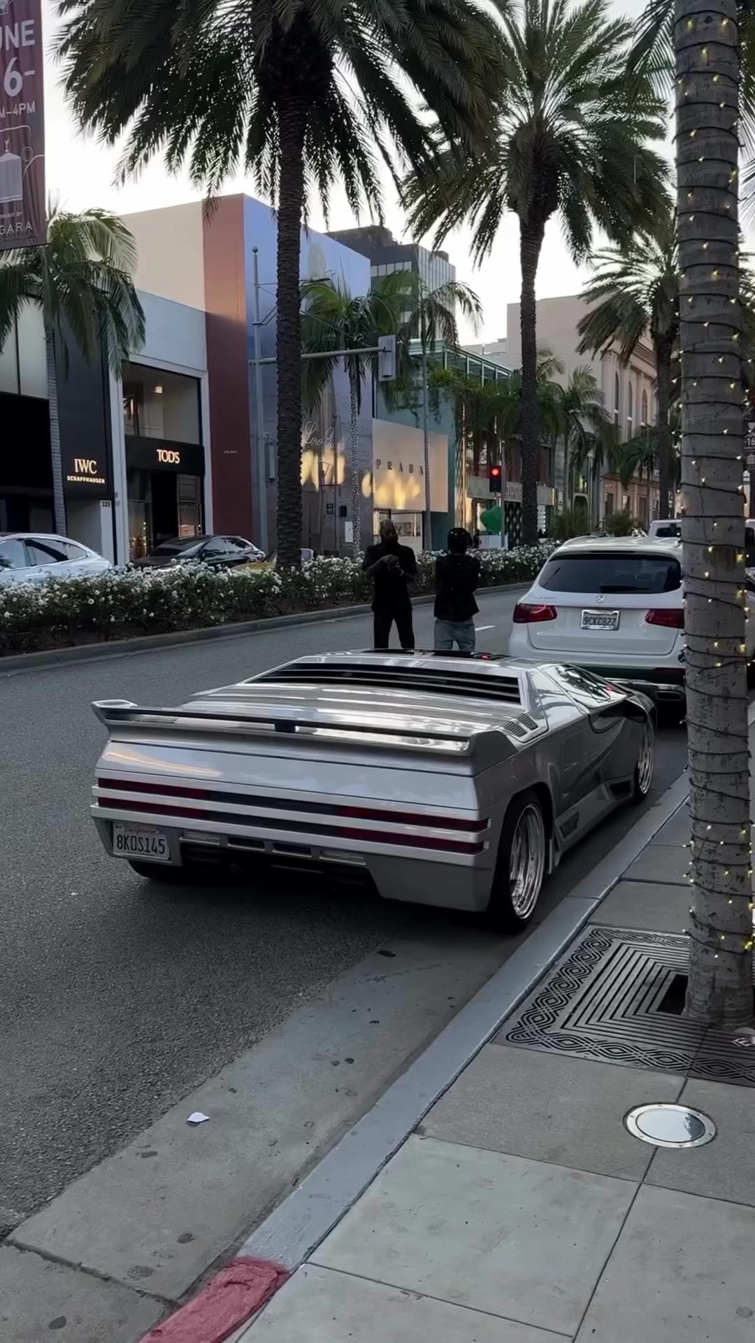 이게 진짜 80년대 자동차?🚗👍🏻 이미지