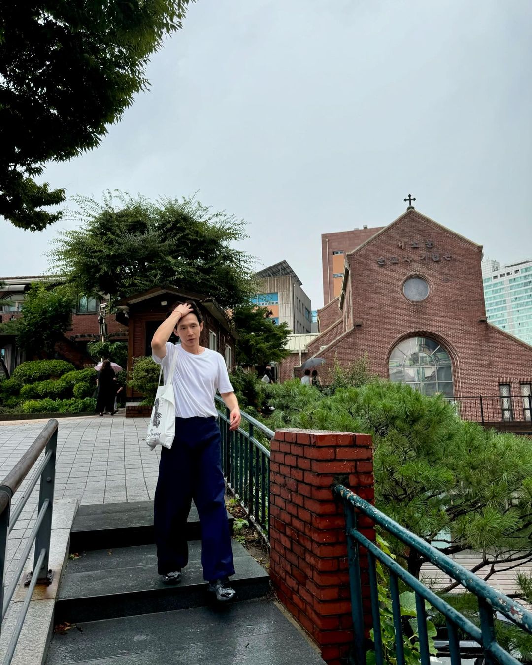 심플하게 티셔츠 넣입🕸️ 이미지3