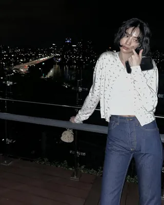 언니 믿고 단발머리 고민할게요🖤
오늘 밤 잠은 다 잤다.. 밤새 단발병 앓게 만들 나나💇🏻♀️ 이미지