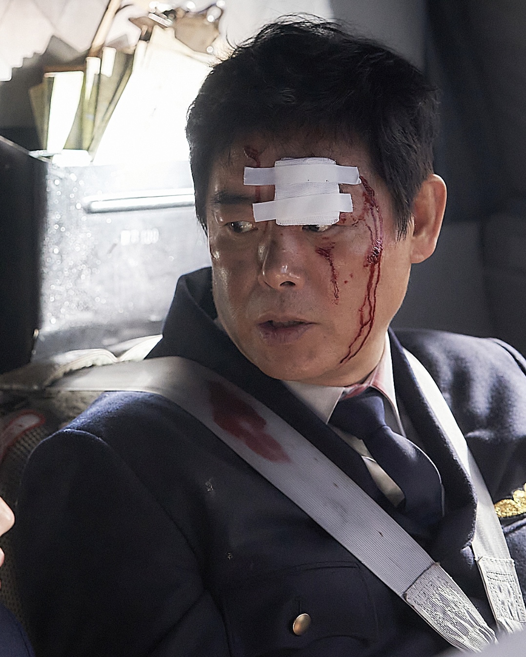 하이재킹 아직 못 본 사람?🍿

영화 ‘하이재킹’을 이제 IPTV와 VOD 서비스에서도 볼 수 있습니다. 지난달 21일 개봉한 ’하이재킹’은 전 세계 유례없는 기적으로 불리는 1971년 여객기 납치 사건을 모티브로 한 작품인데요. 전국 극장에서 절찬 상영 중이며 오늘(29일)부터 IPTV(KT Genie TV, LG U+TV, SK Btv), 케이블 TV VOD, KT 스카이라이프, 네이버 시리즈온, 구글 플레이, OTT 웨이브, 애플TV, 쿠팡플레이, 왓챠, 씨네폭스 등 다양한 온라인 및 모바일 플랫폼에서 시청할 수 있습니다. 이미지4