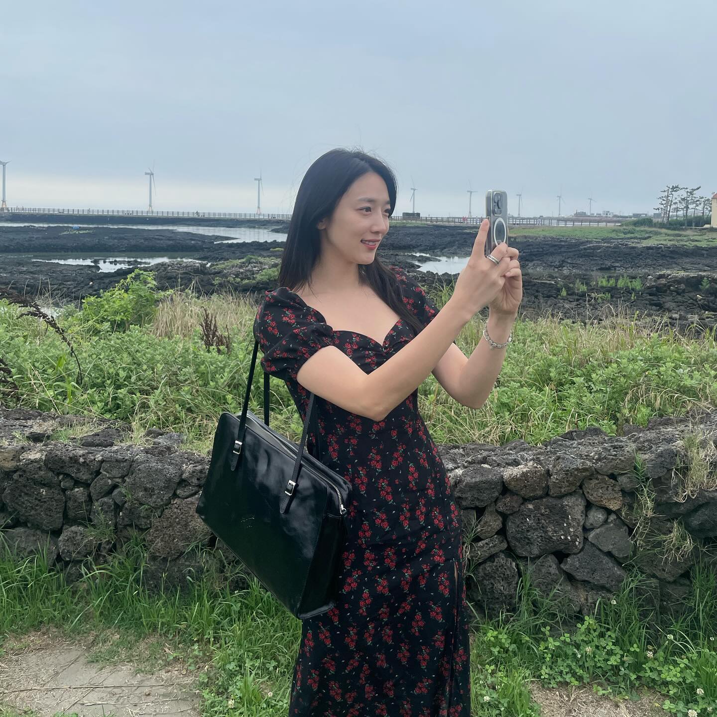 제주도 여행 떠난 셀럽들의 착장💙 이미지6