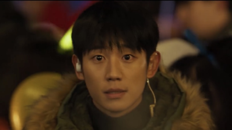 베테랑2 티저 예고편🔥더 기대돼

오는 9월 13일 개봉을 확정한 영화 ‘베테랑2’의 티저 예고편이 공개됐습니다. 공개된 티저 예고편에서 몰아치는 액션신들을 통해 '베테랑' 시리즈만의 박진감을 느낄 수 있는데요. 무엇보다 9년 만에 돌아온 '베테랑2'는 기존 액션 범죄 장르에서 접하지 못했던 새로운 스타일의 영화로, 사건사고의 홍수 속에서 세상을 불신하는 시민들과 이를 악용하는 범죄자, 그리고 그릇된 가치관으로 또 다른 범죄를 저지르는 이들까지 등장을 예고해 류승완 감독의 더욱 깊어진 연출 세계를 확인할 수 있습니다. 이미지