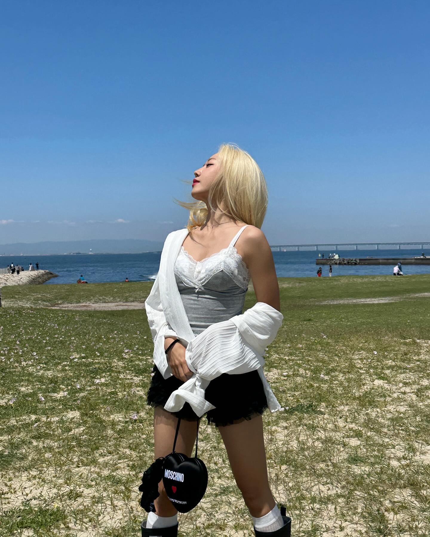 귀욤 레이스 끈나시로 러블리🍓💕 이미지6