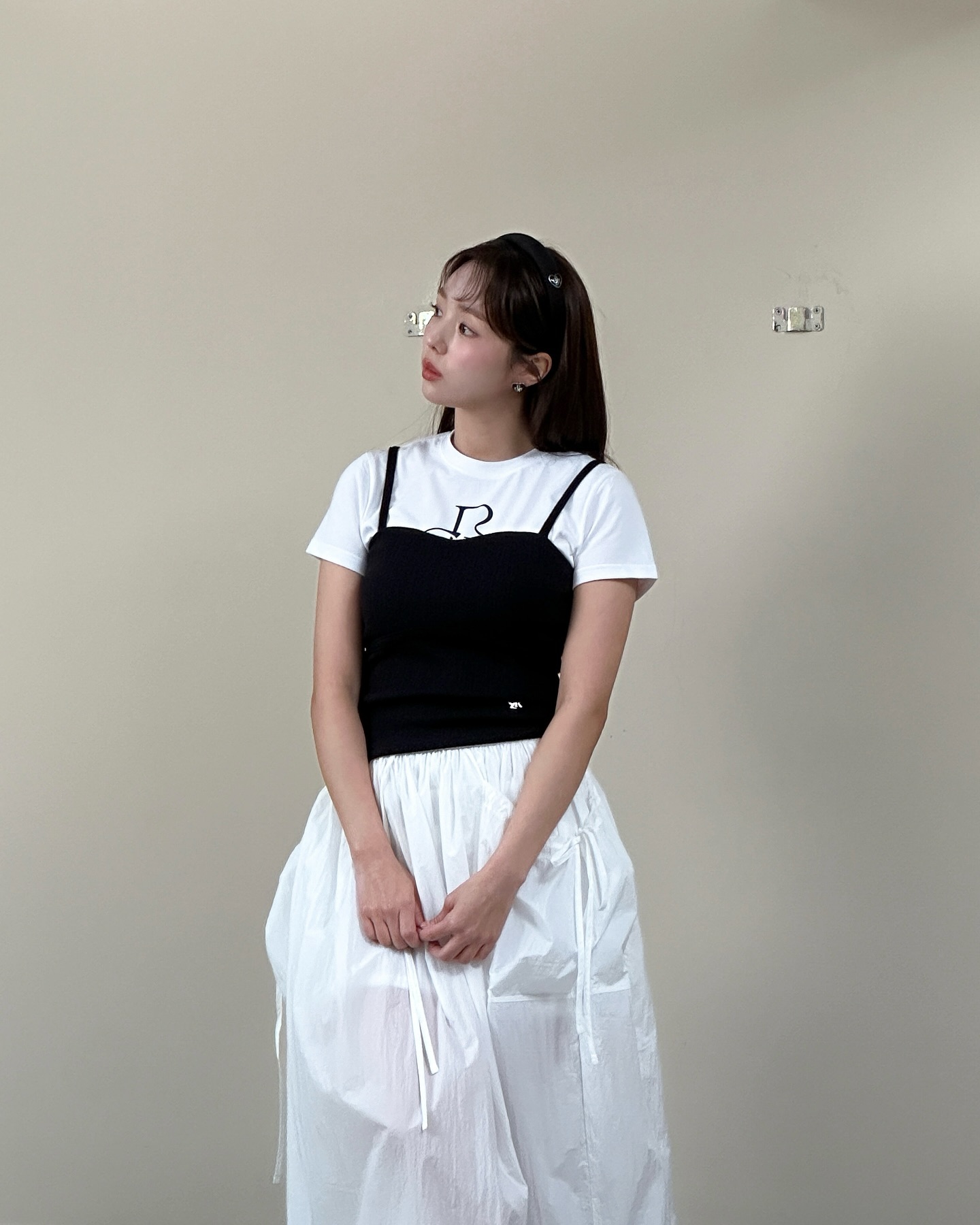무채색 반팔에 블랙 탑 레이어드🖤 이미지3