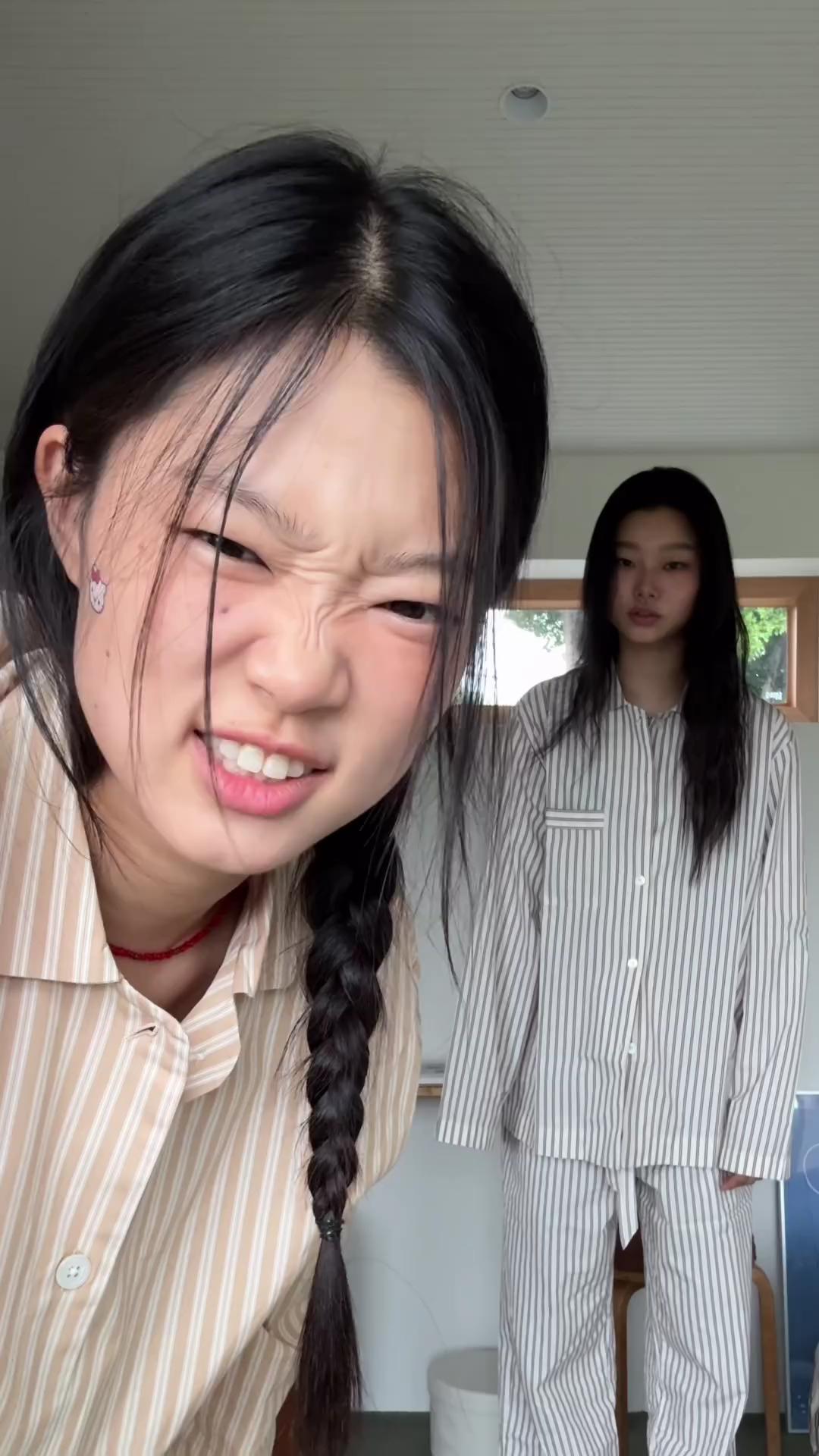 모델 자매의 여행 시밀러룩👯‍♀️✈️
배윤영&배윤지💕 외출복부터 파자마까지 우리도@맞춰입자😜 이미지