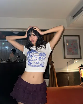 개미허리야 뭐야..❤️🔥@리사
크롭티가 찰떡인 리사의 여름코디🖤🩷 이미지