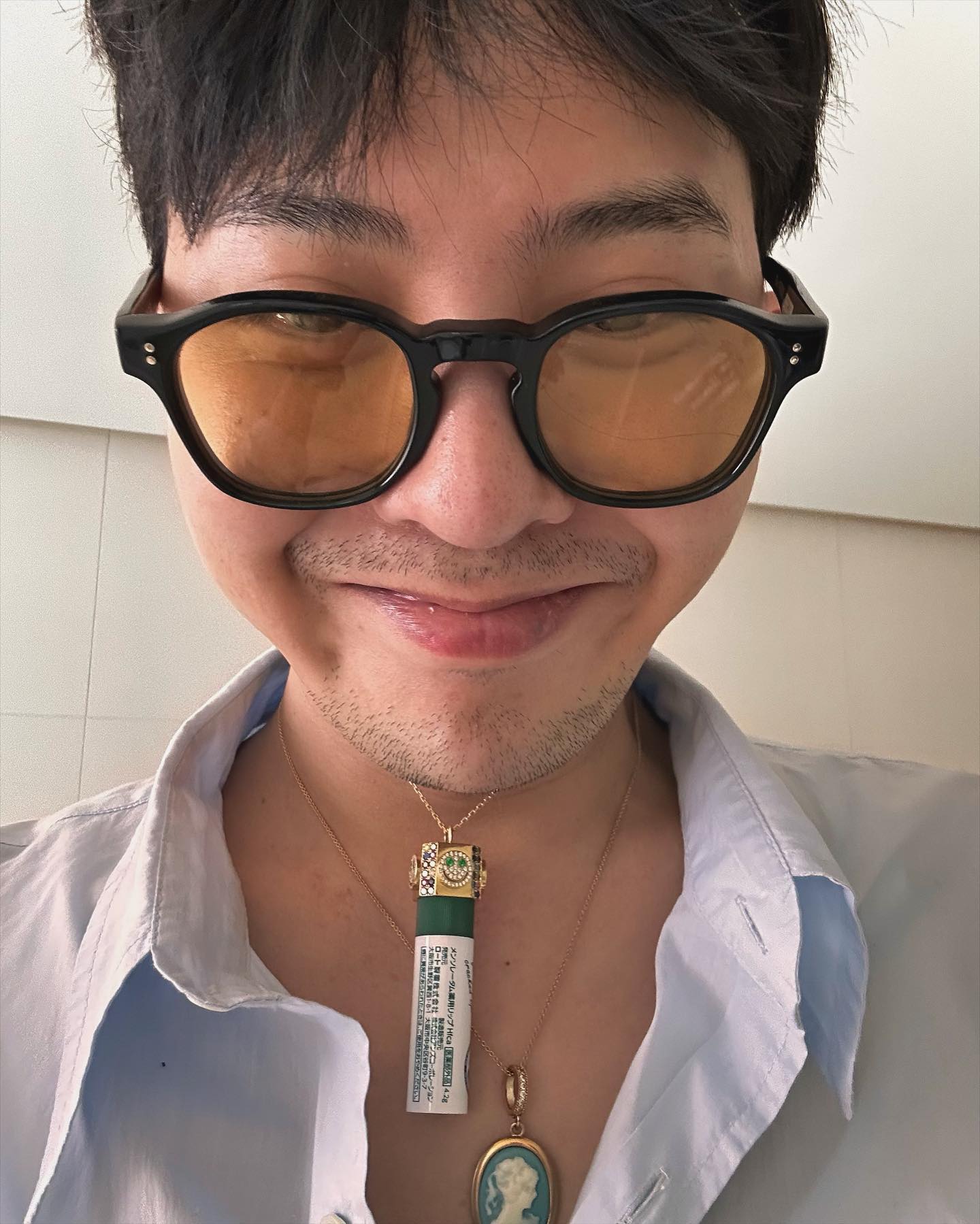 권지용은 지디 GD는 지드래곤🤟

권지용의 전 소속사 YG엔터테인먼트가 활동명 ‘지드래곤’, ‘지디’등에 대한 상표권을 대가 없이 양도했습니다. YG에 있어 지드래곤은 상징적인 아티스트고, ‘지드래곤’이라는 이름은 그 자체로 정체성을 머금고 있기 때문에 내린 결정이라고 하는데요. 이에 하반기 솔로 활동을 계획하고 있는 권지용은 향후 활동에서 ‘지드래곤’이라는 기존 활동명을 자유롭게 사용할 수 있게 됐습니다. 이미지3