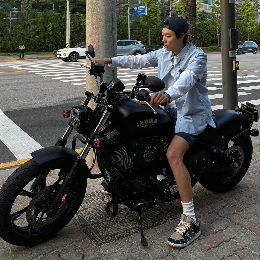 류준열의 폴로 양말 활용법🐎🧦 이미지