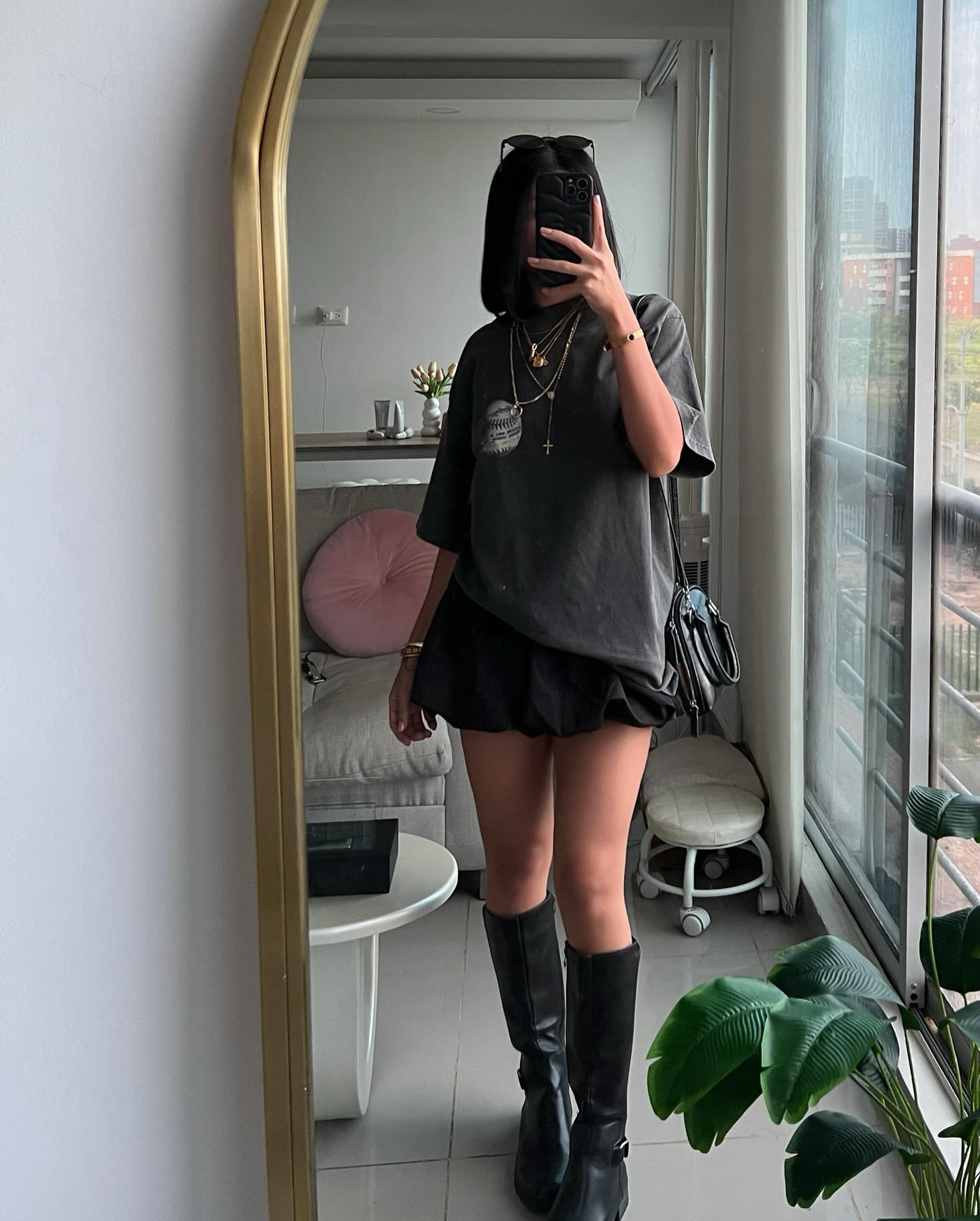 벌룬스커트 코디는 이렇게🖤
미니멀하거나, 캐주얼하게🤍 이미지6