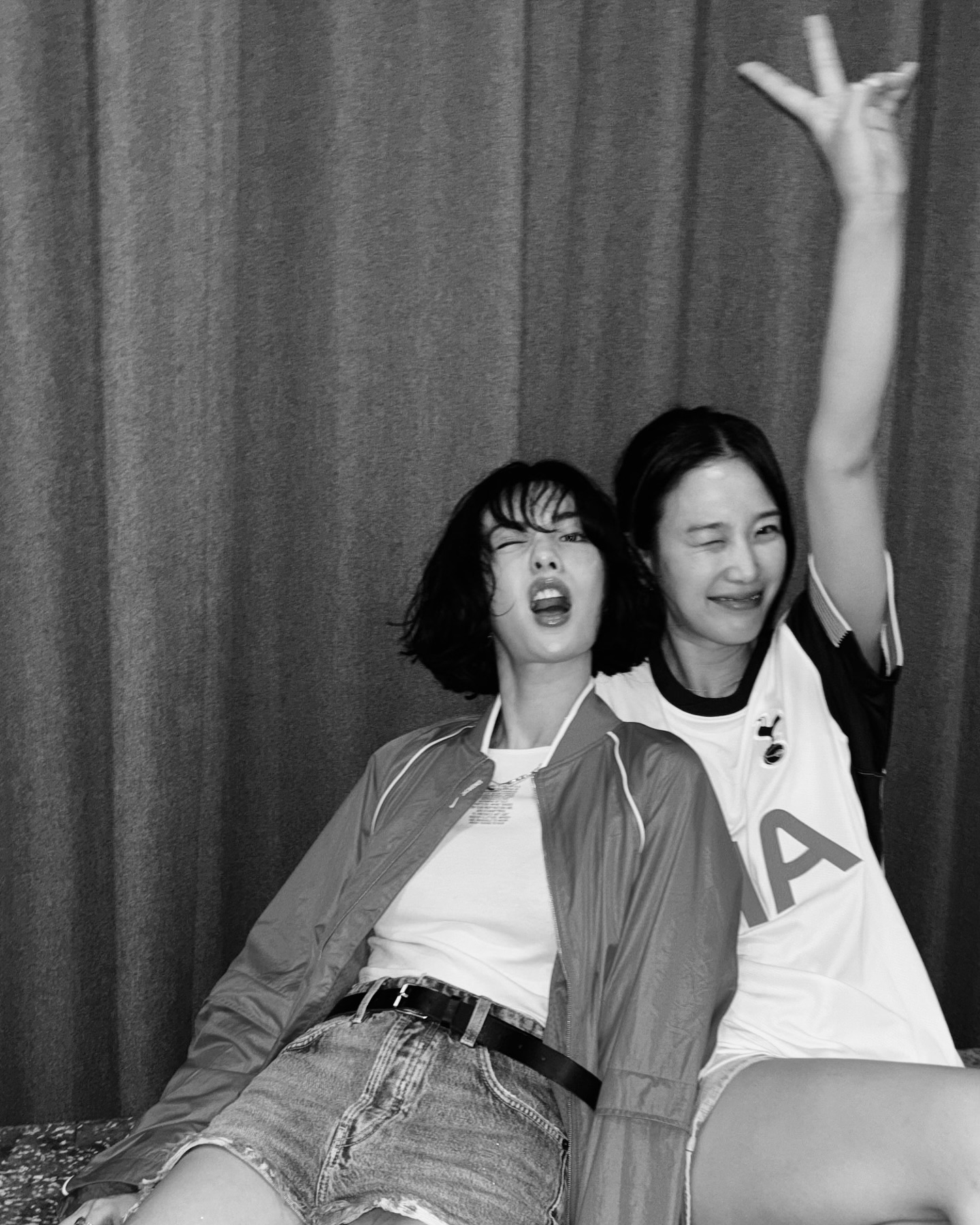 보는 사람도 훈훈해지는 이 조합❤️
나나x수지x장희령x조현아 이 우정 포레버🖤 이미지2