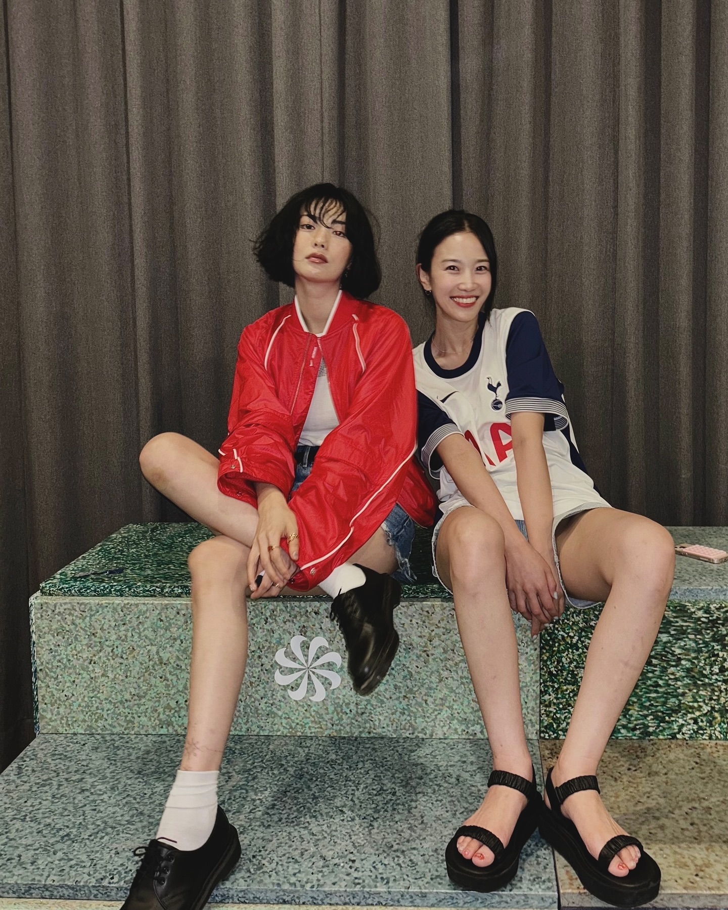 보는 사람도 훈훈해지는 이 조합❤️
나나x수지x장희령x조현아 이 우정 포레버🖤 이미지