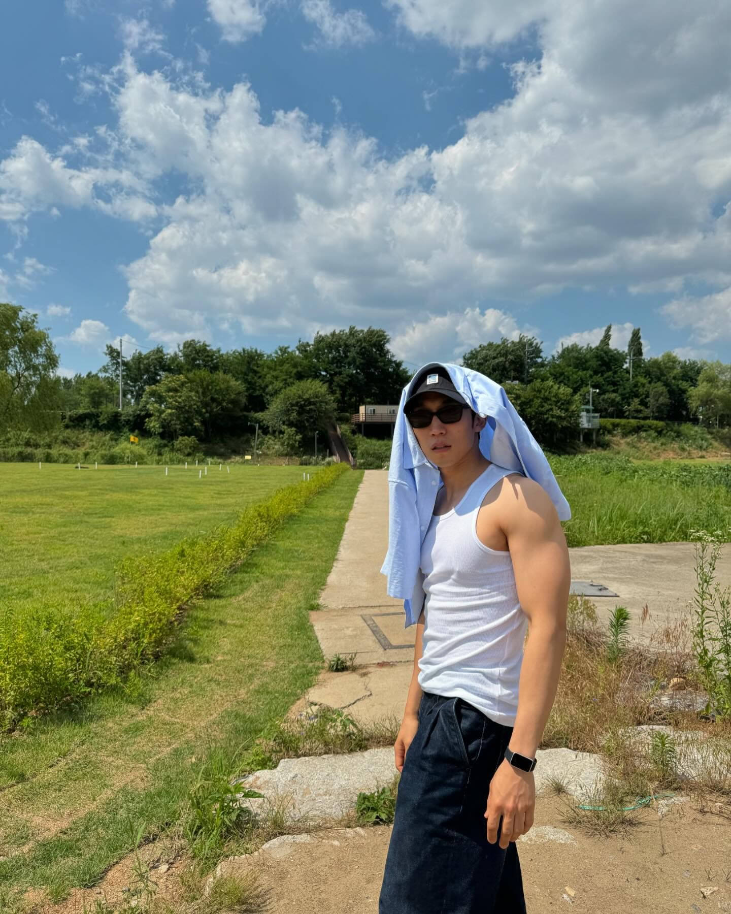 뜨거운 태양은 일단 피하고 보자🌞🔥 이미지