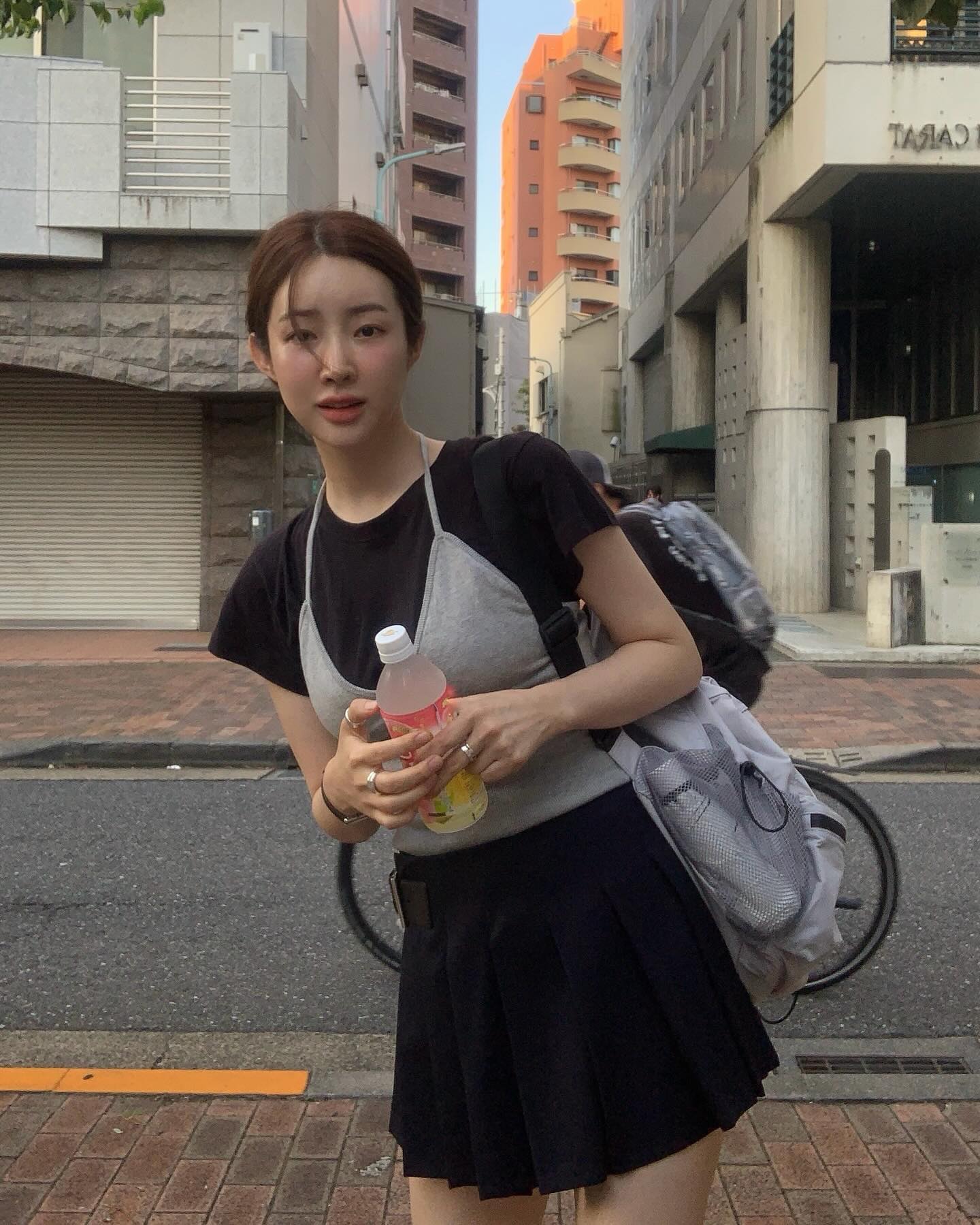 차정원 레이어드룩 Tip🖤
나시+반팔티 조합으로 여름룩을 더 멋스럽게✨ 이미지