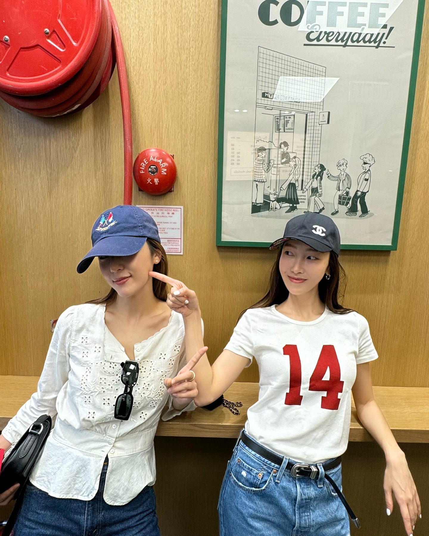 여름맛 코디는💙🩵블루 포인트
여름 코디 속 블루템으로 시원한 포인트 주기✔️ 이미지2