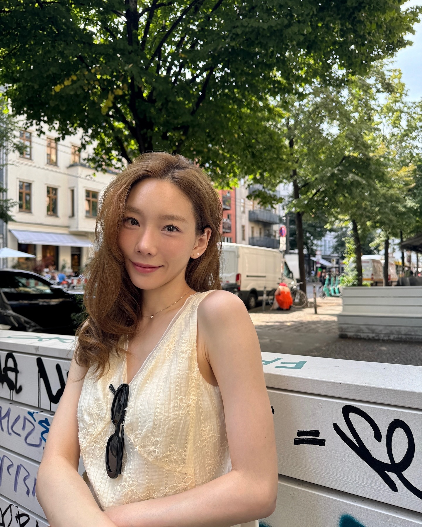 태연이 해외여행을 갔다고?😲
집순이 태연의 해외여행룩😎선글라스 활용법까지 이미지2