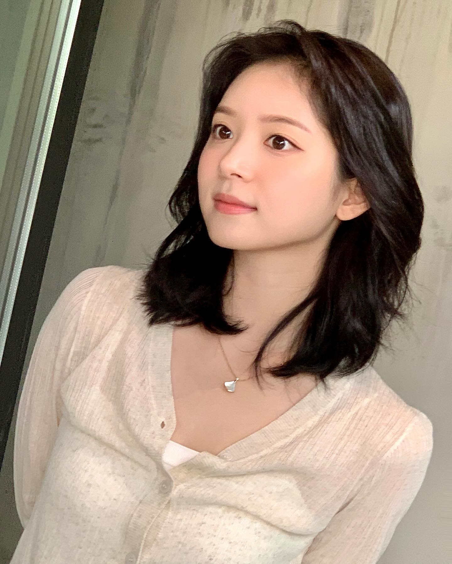 불가리 디바스드림💎@고급짐✨
언니들 문신템 목걸이🤍 우아한 포인트 부채꼴 실루엣🪭 이미지2