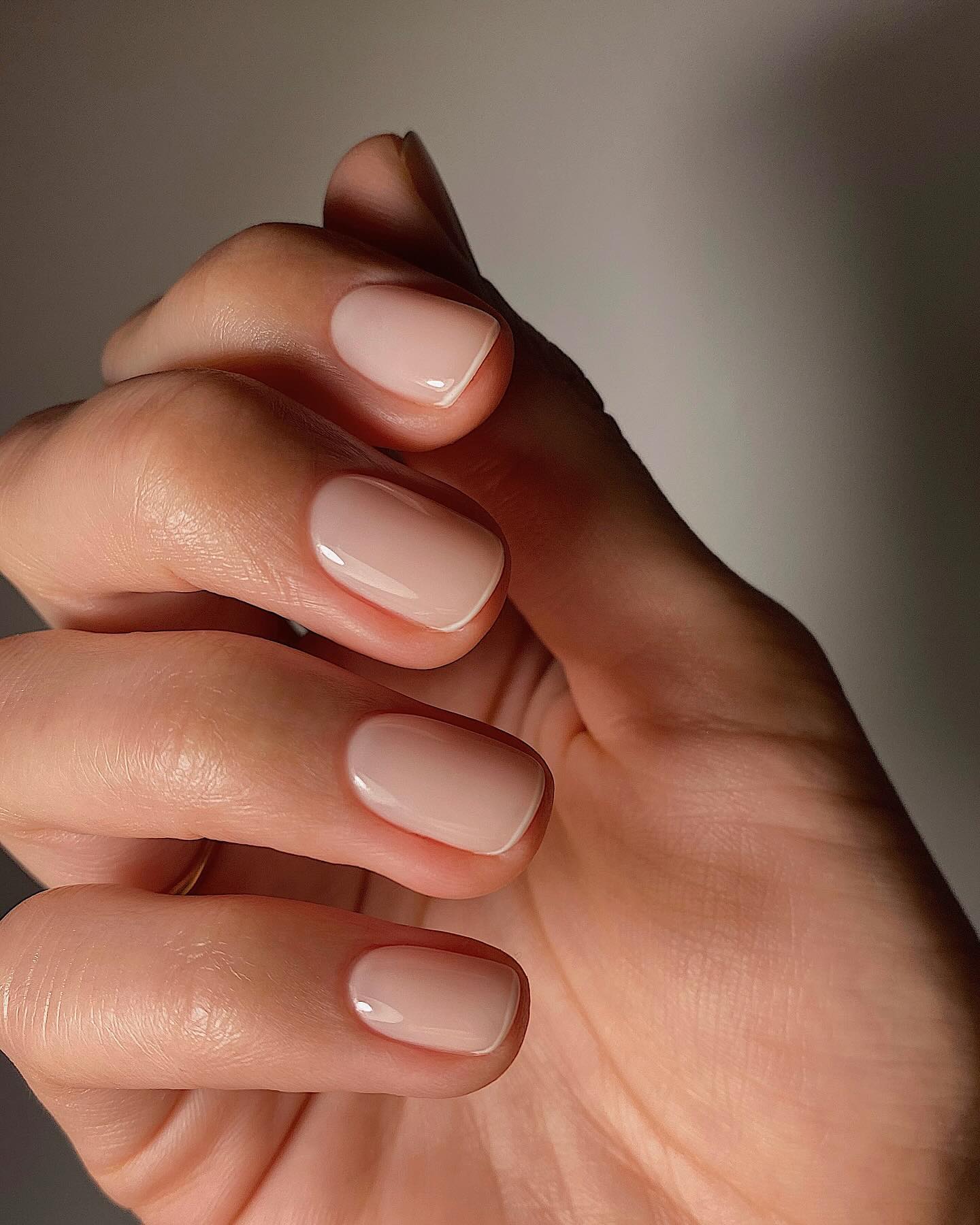 투명하고 깔끔한 네일 트렌드💅🤍 이미지