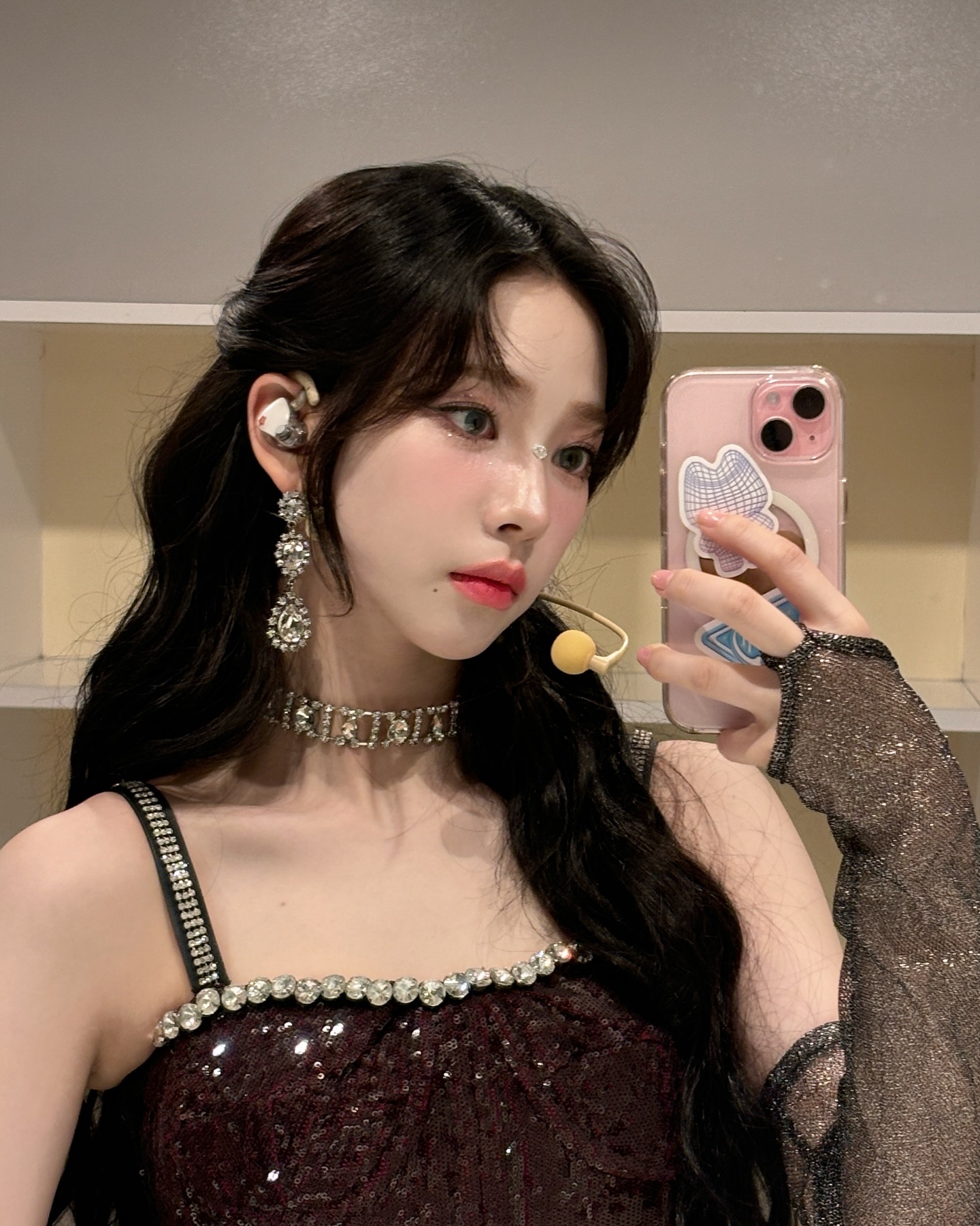 취향별로 갈리는 카리나 헤어🙍🏻‍♀️🖤
난 4번째..💜 이미지10