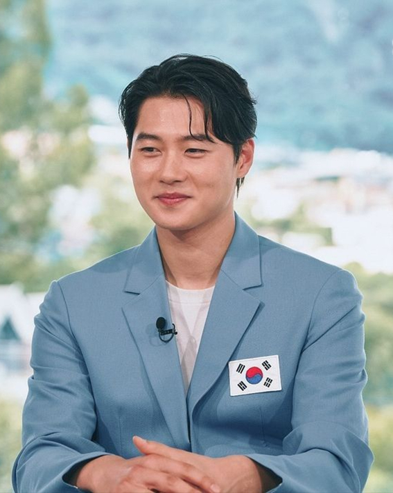 스틸만 봐도 훈훈한 오상욱🩵

tvN 예능프로그램 ‘유 퀴즈 온 더 블럭’이 펜싱 선수 오상욱의 출연 스틸을 공개했습니다. ‘유퀴즈’는 며칠 전 오상욱, 안바울, 허미미, 김민종, 김하윤, 이준환, 김지수, 오예진, 반효진, 김예지의 출연 소식을 알리며 스포츠 스타들과 만남이 지속해서 이어질 예정이라고 밝혔는데요. 오상욱이 나오는 ‘유퀴즈’는 오는 14일 저녁 8시 45분에 방송됩니다. 이미지2