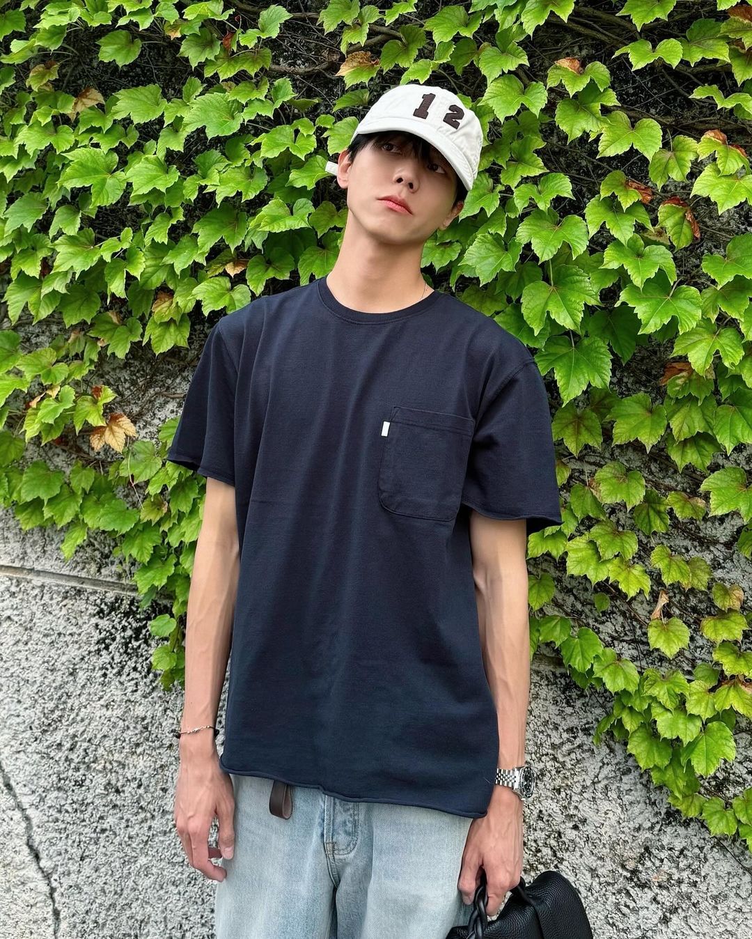 심플담백 검정 무지티😎 이미지