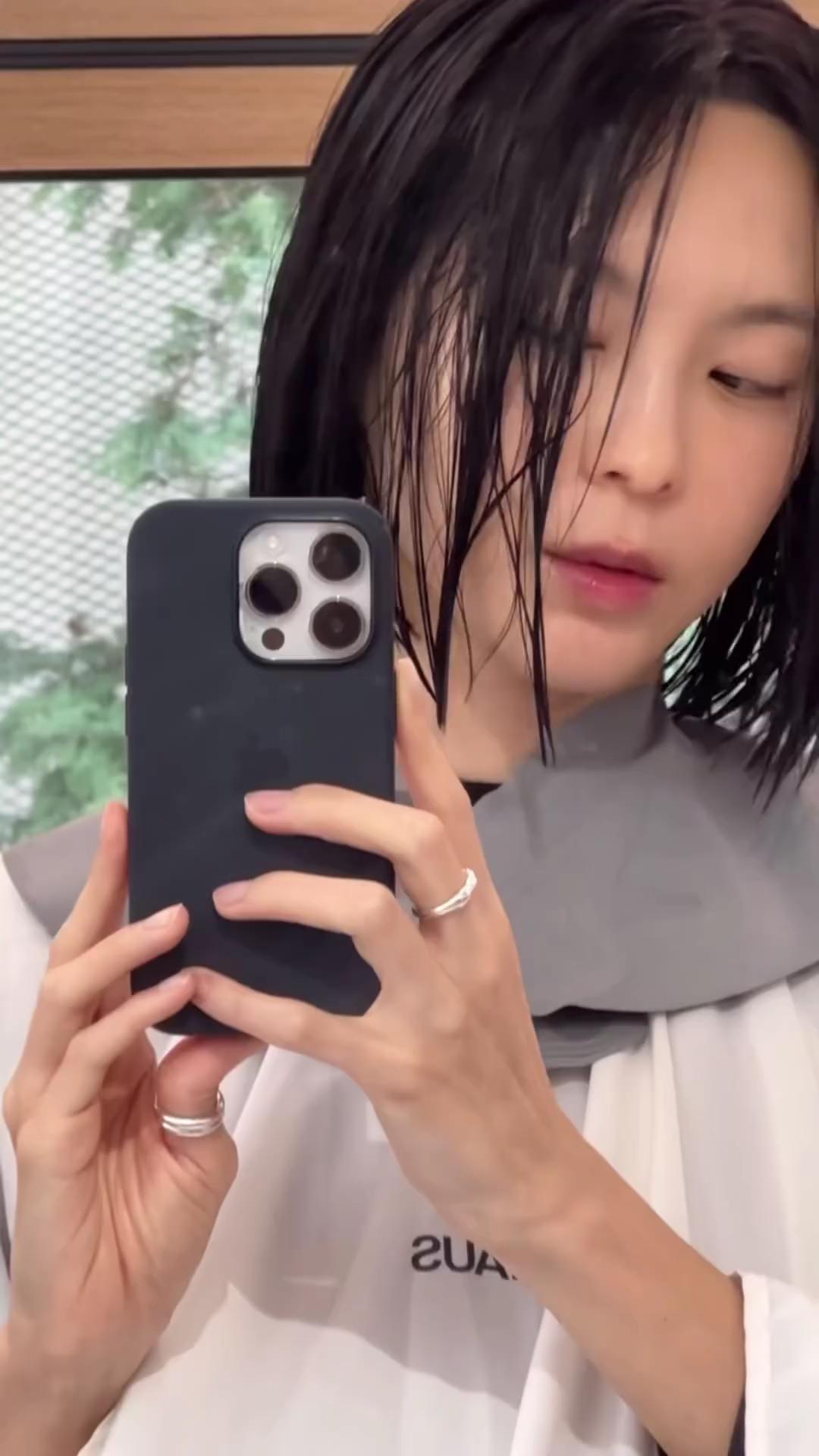 러블리한 단발 히피펌☁️수미언니 이미지