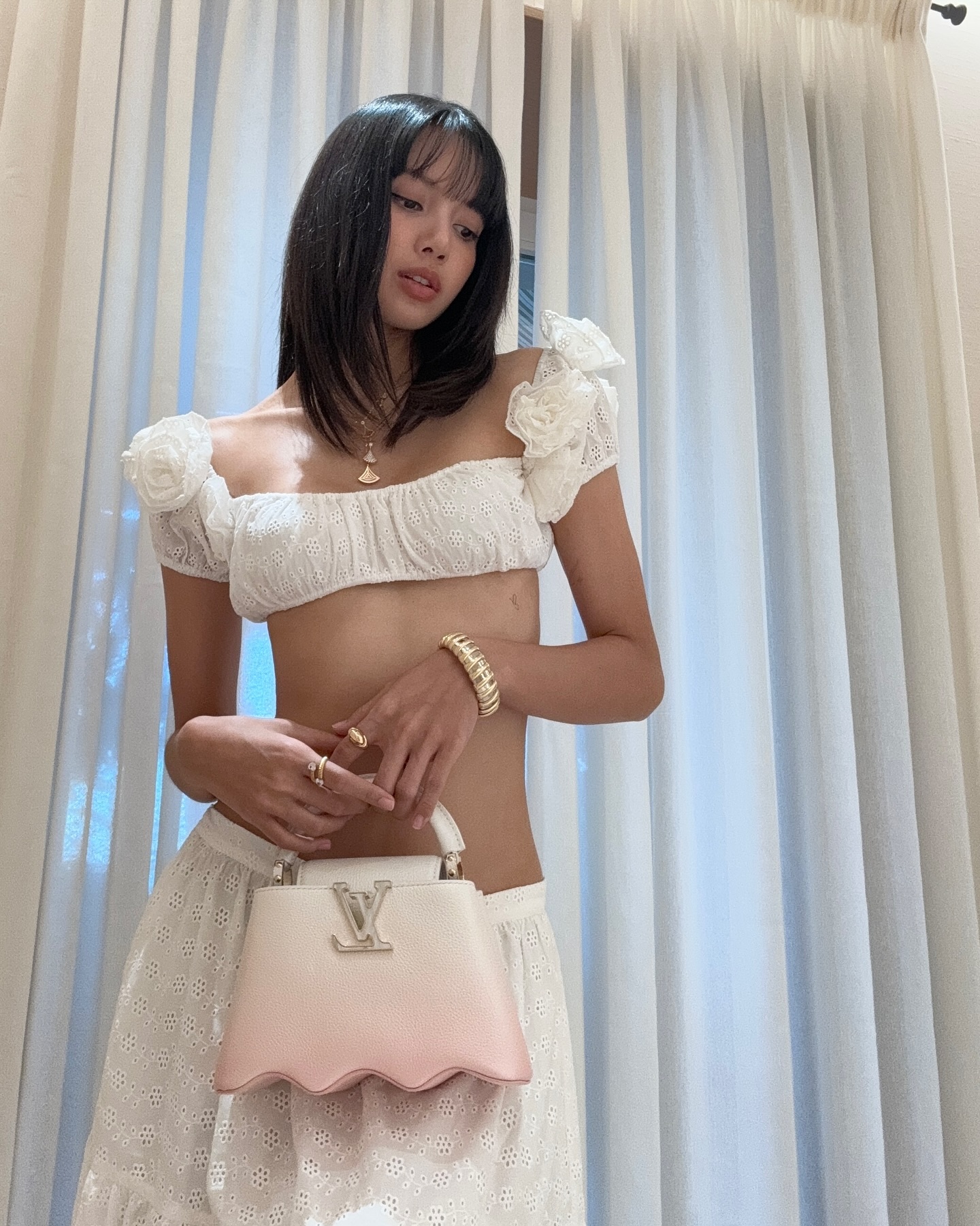 화이트 롱스커트로 감성 더하기🦢 이미지5