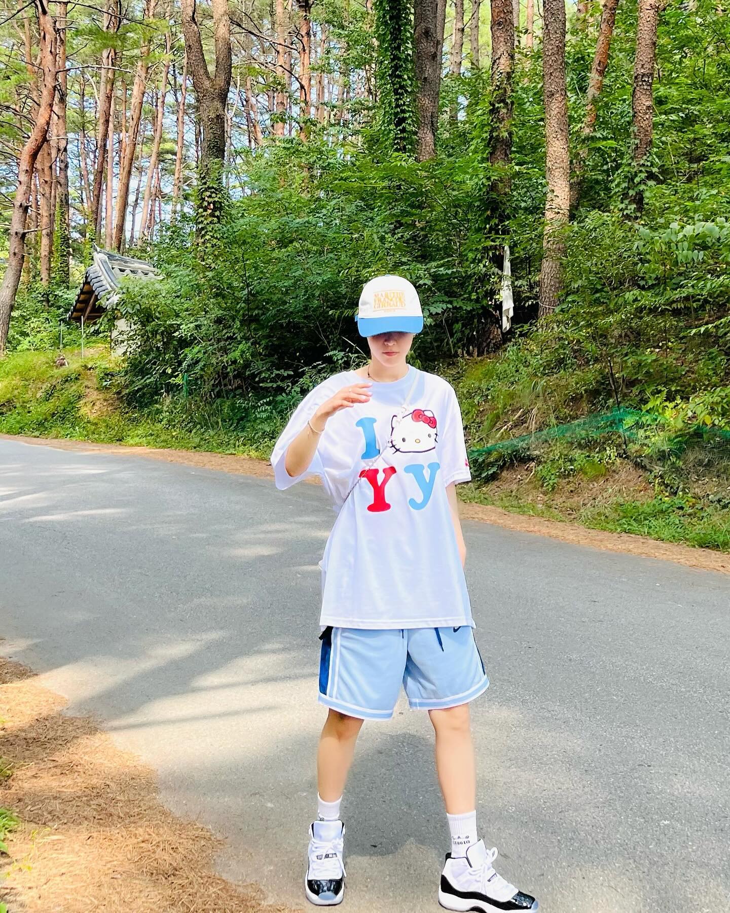 제일 핫한 그래픽 반팔👕 오픈 Yy 이미지