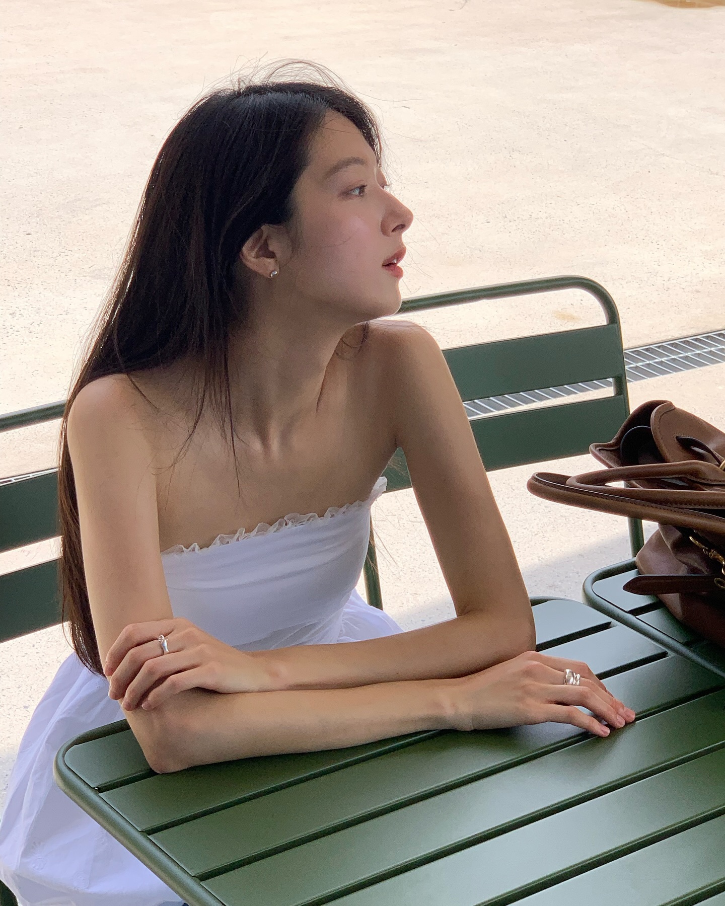 튜브탑 하나로 여름 핫걸 완성✨❤️‍🔥 이미지7