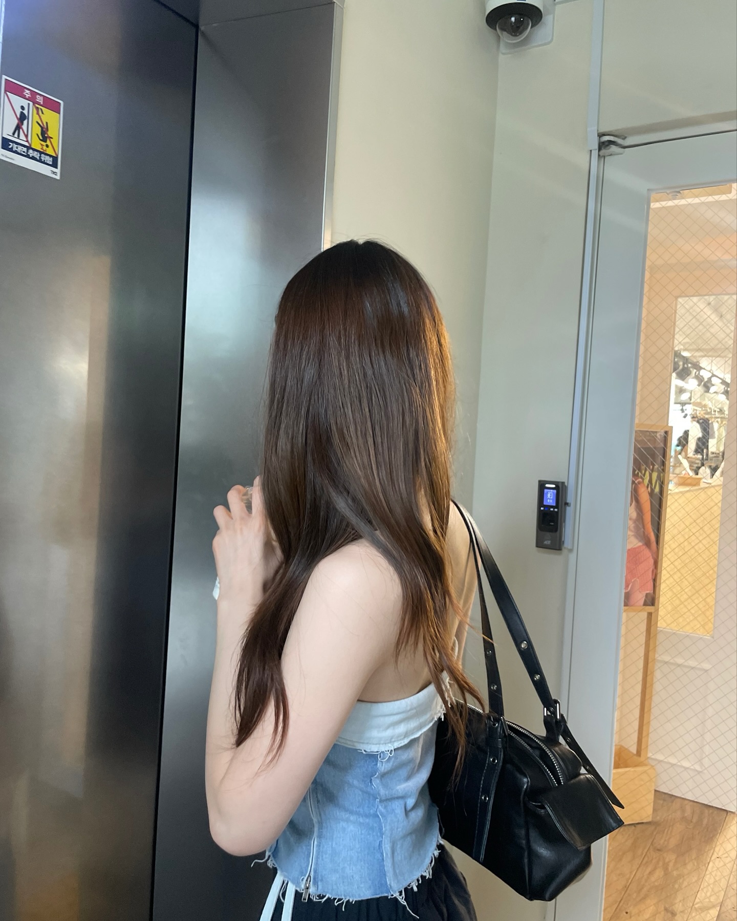 튜브탑 하나로 여름 핫걸 완성✨❤️‍🔥 이미지8