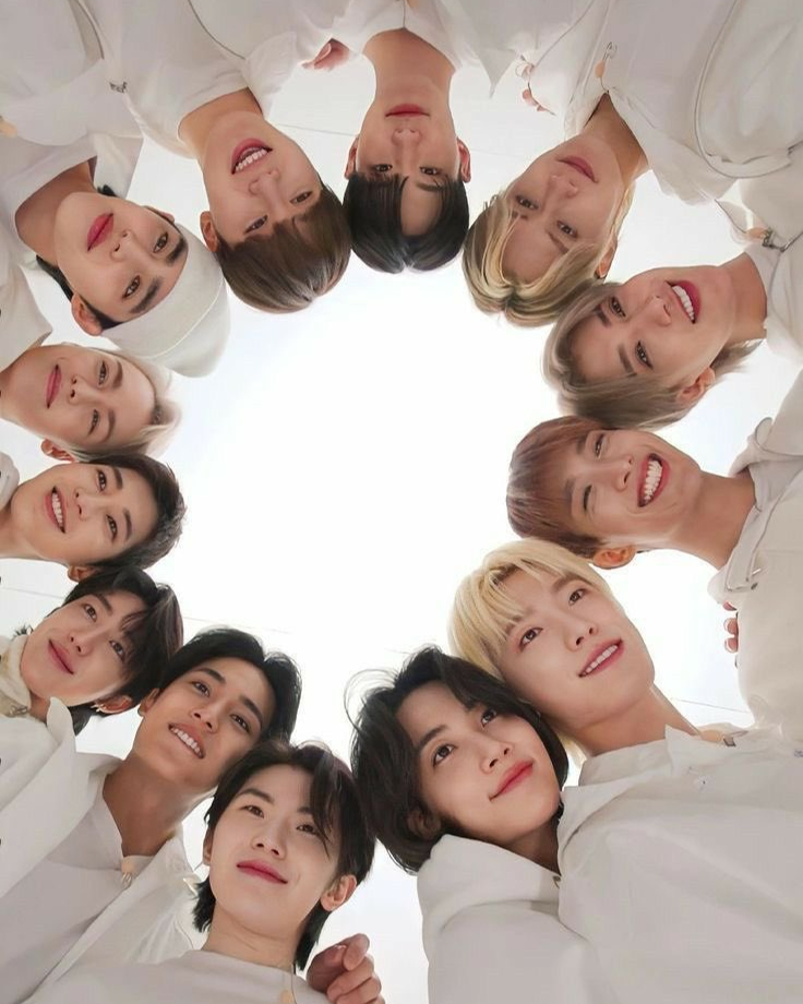 세븐틴 정한 하반기 입대 예정🥺🪖

세븐틴 정한이 멤버 중 가장 먼저 군 복무에 나서게 되었습니다. 소속사 플레디스 엔터테인먼트는 정한이 올 하반기 병역 의무 이행이 예정 되어있어 오는 10월부터 예정된 세븐틴 미니 12집 활동과 월드투어 ‘RIGHT HERE’일정에는 참여할 수 없게 됐다고 알렸는데요. 다만 사전에 공지된 팬사인회 및 ‘롤라팔루자 베를린’ 공연 등에는 참여하고, 새 음반 관련 사전 준비가 가능한 콘텐츠는 대부분 촬영을 완료했다고 덧붙였습니다. 이미지3