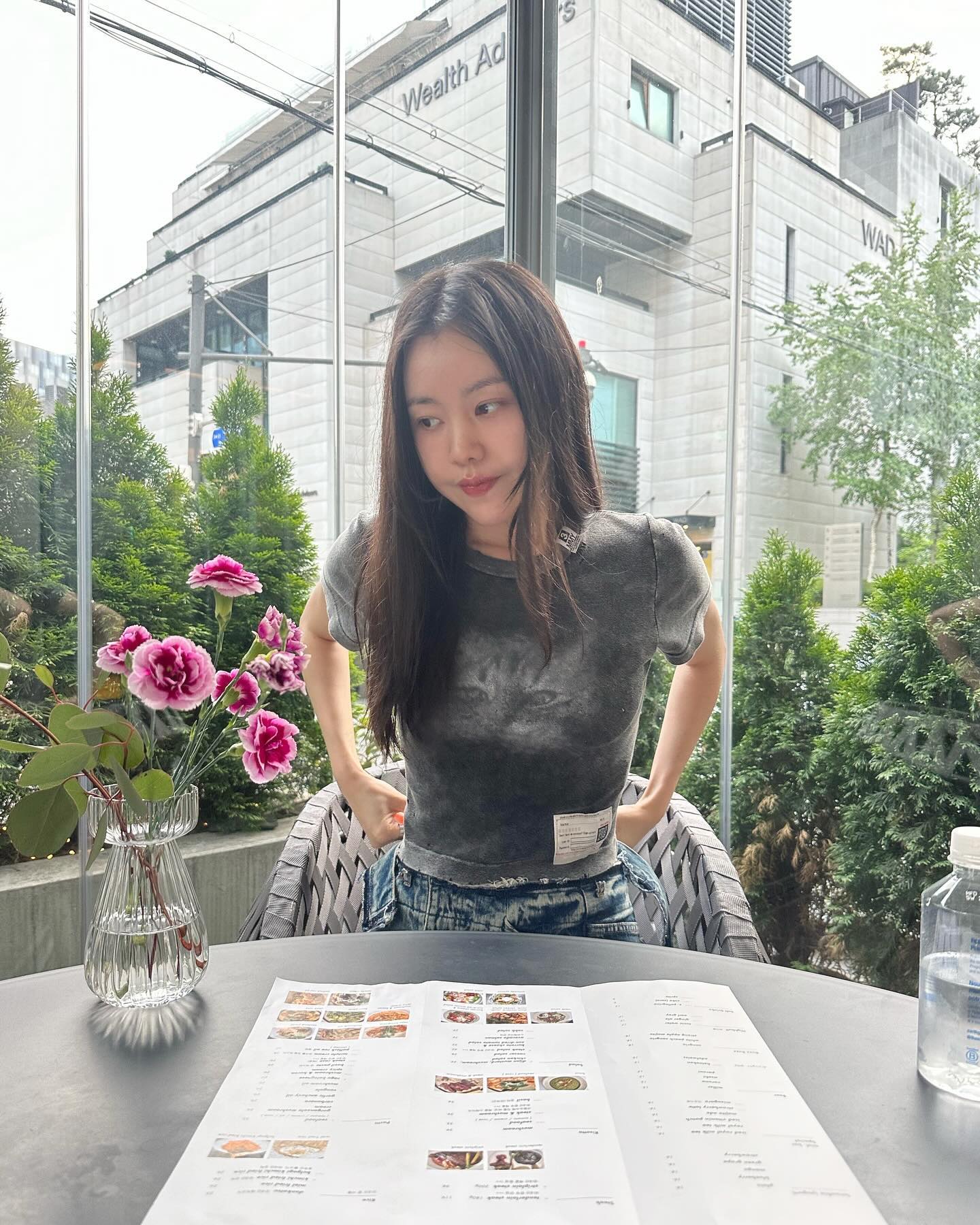 시크한 데일리템🩶그레이 반팔티 이미지8